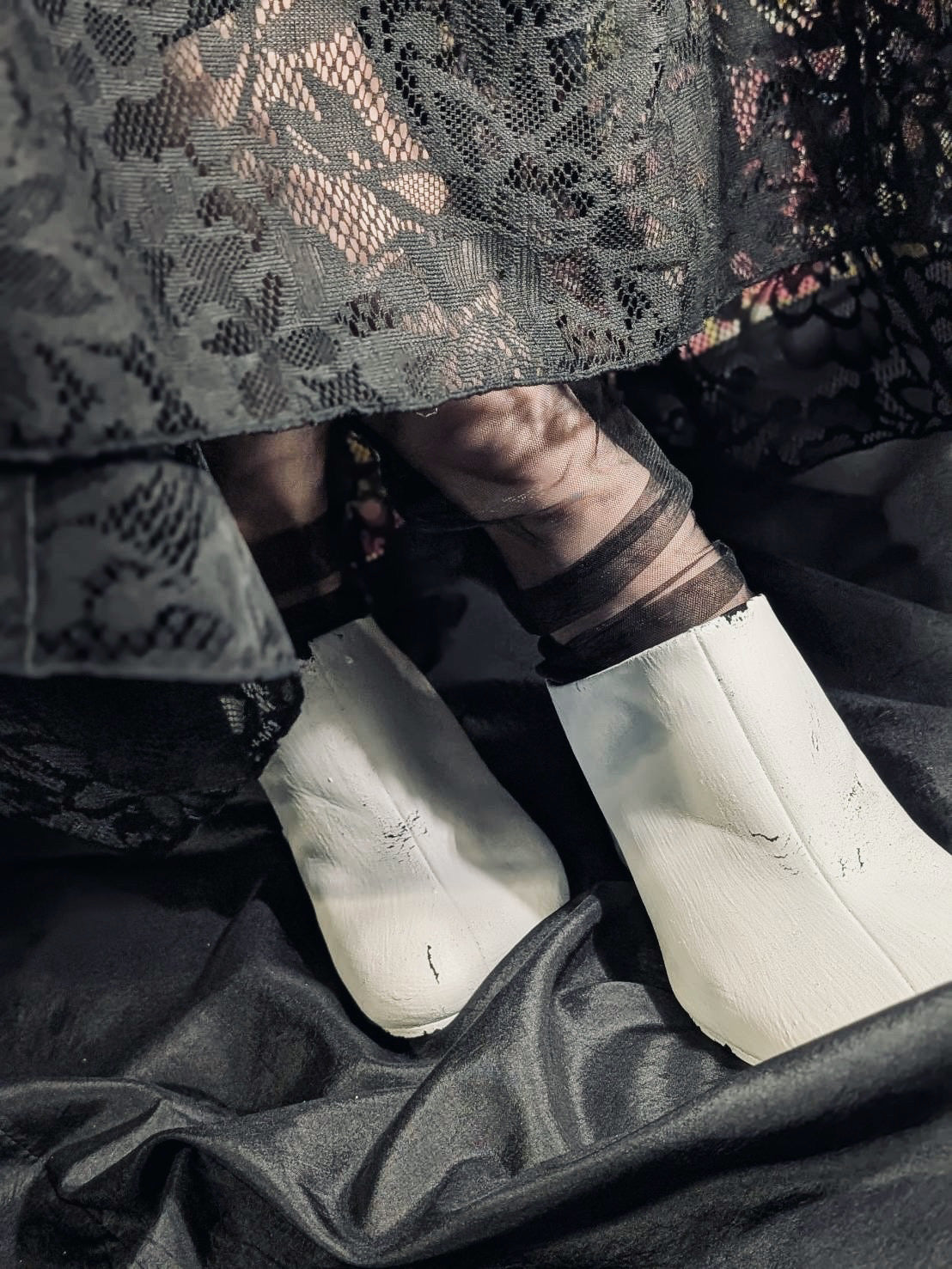MM⑥ ⑥Logo Paint Anatomic Slipper