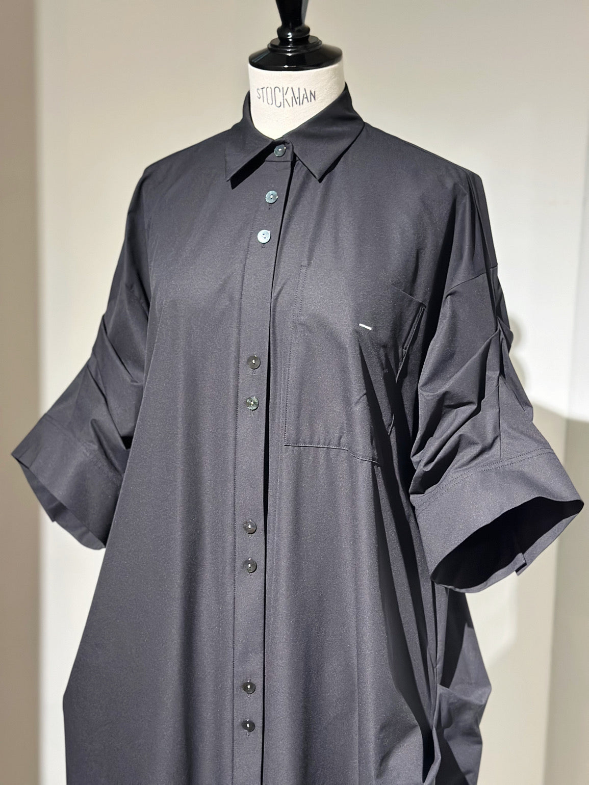 någonstans tuck drape shirt dress