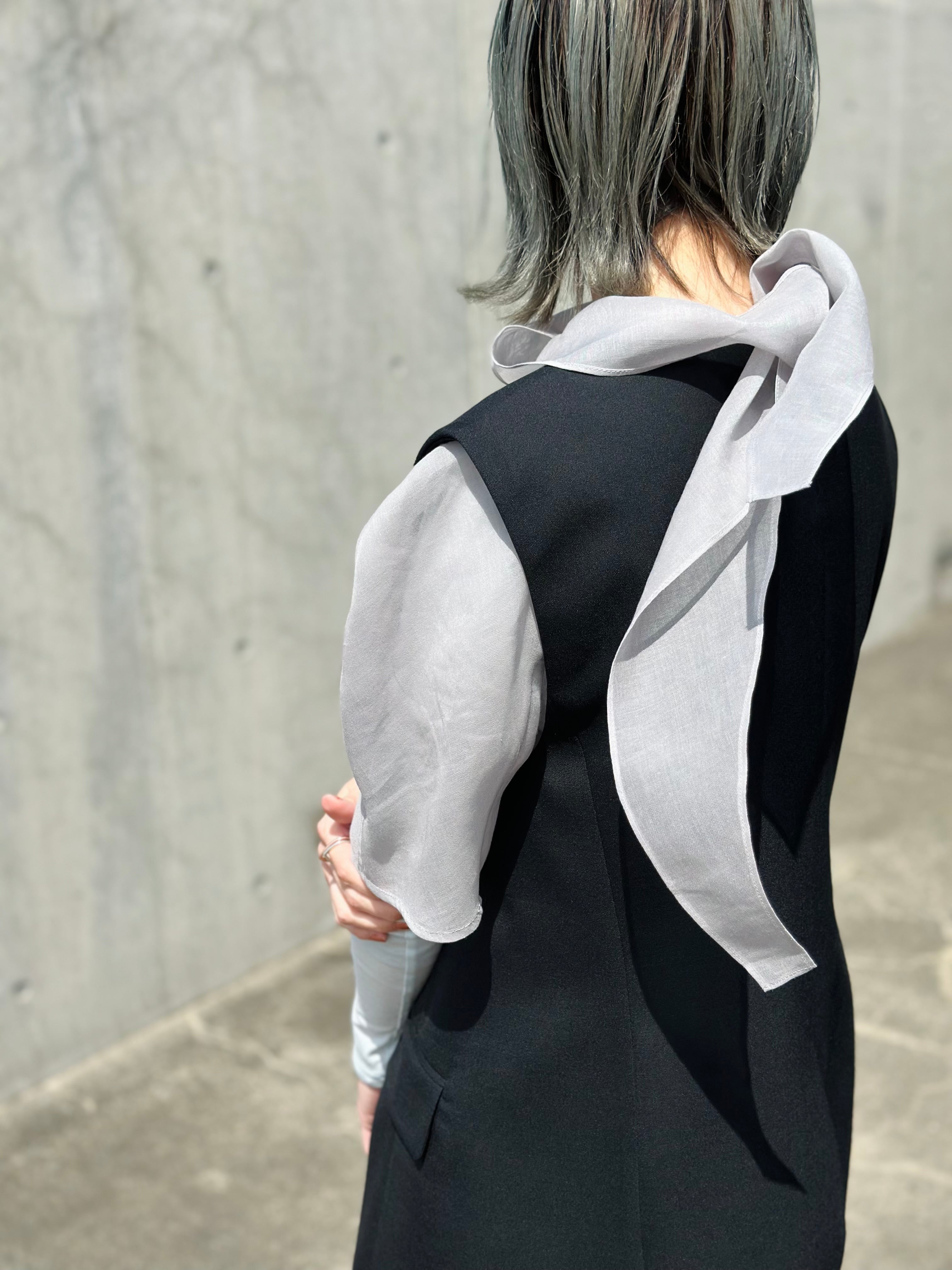 AMOMENTO KNOTTED COLLAR TOP