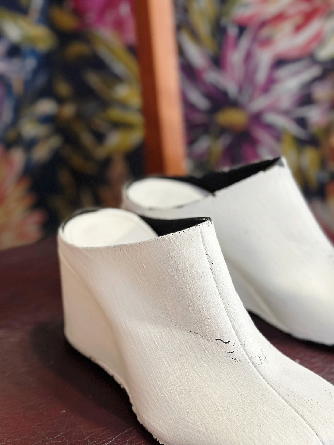 MM⑥ ⑥Logo Paint Anatomic Slipper