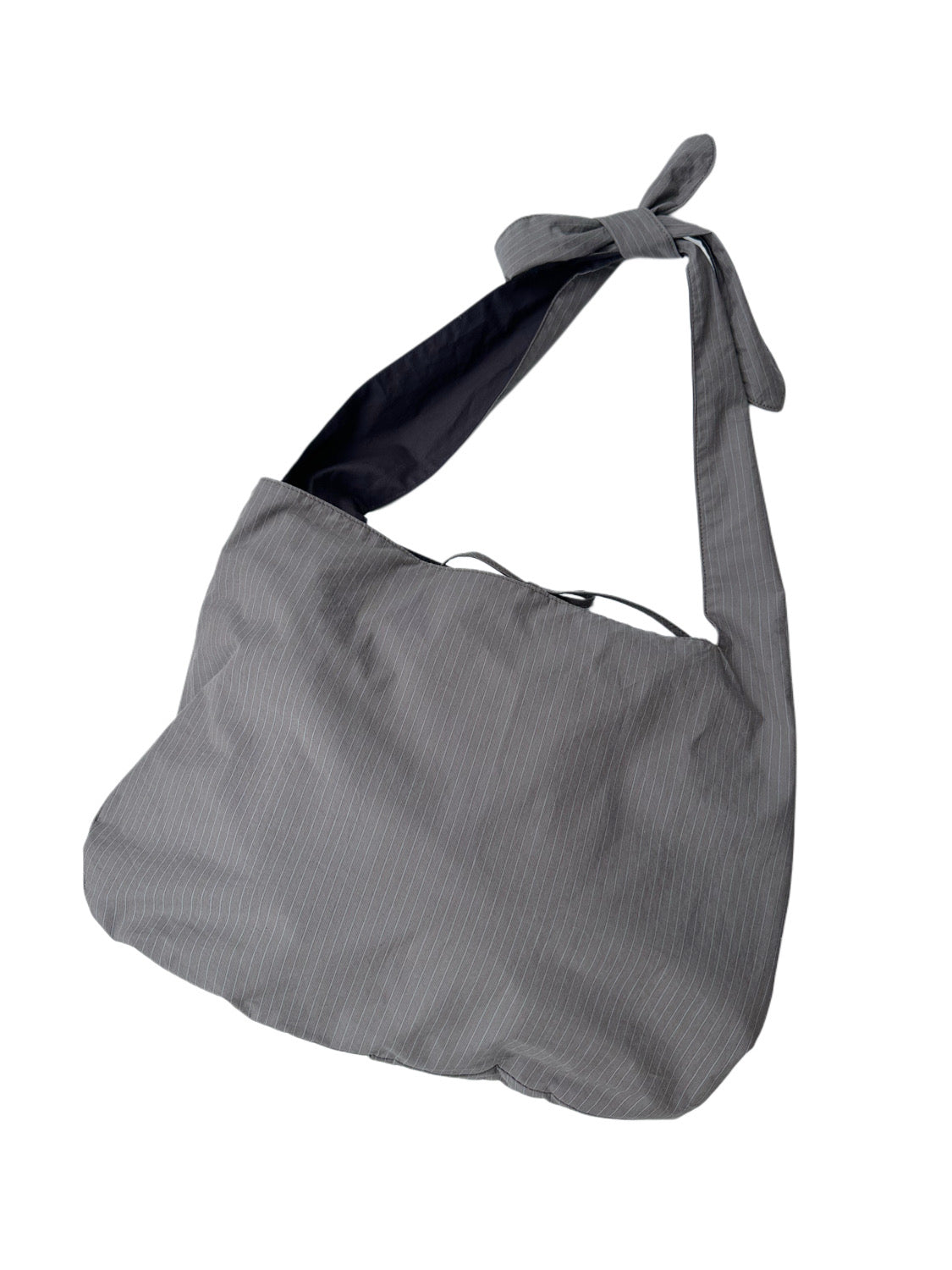 AMOMENTO STRIPE LARGE SHOULDER BAG