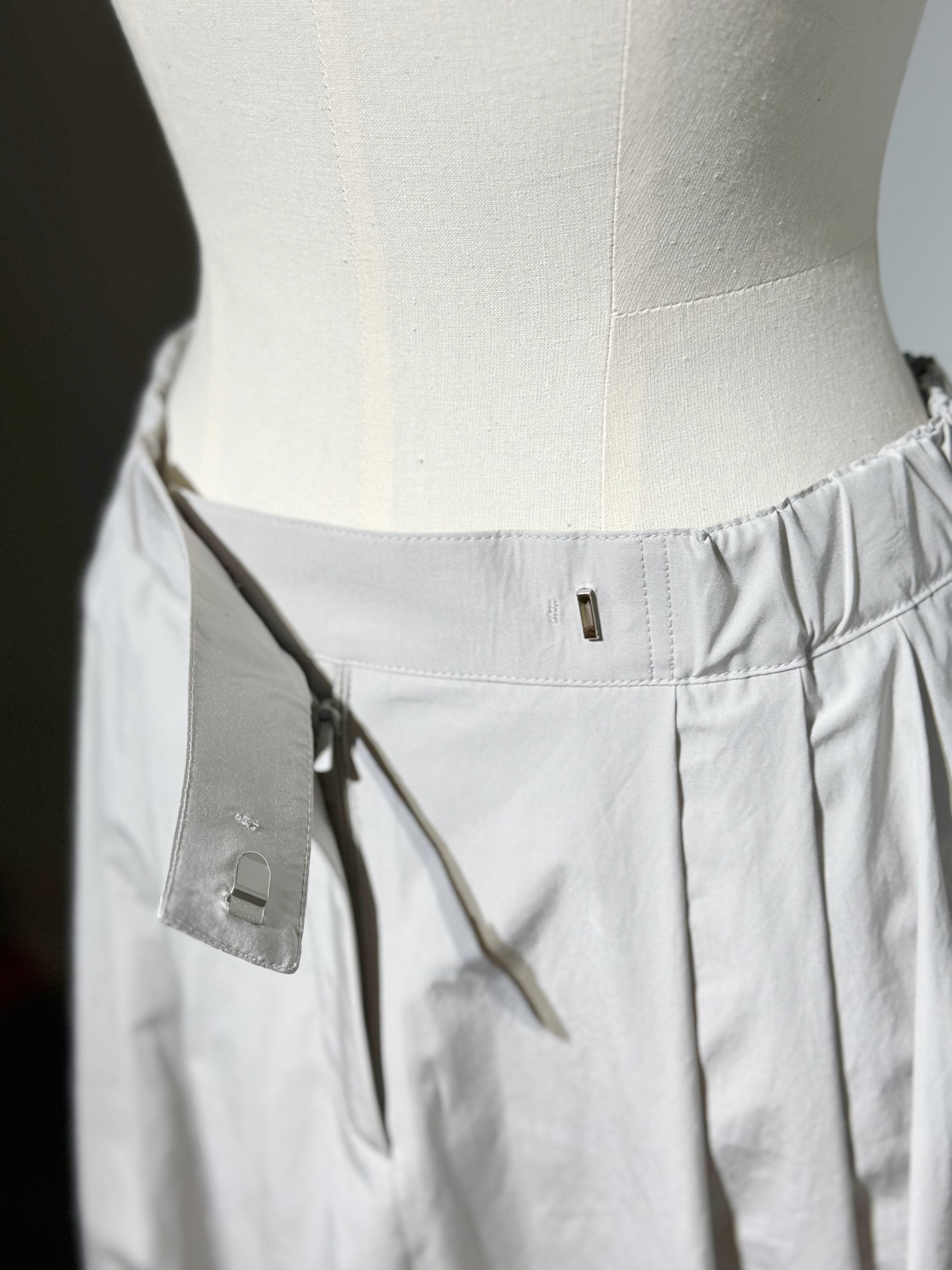 AMOMENTO THREE TUCK BANDING PANTS