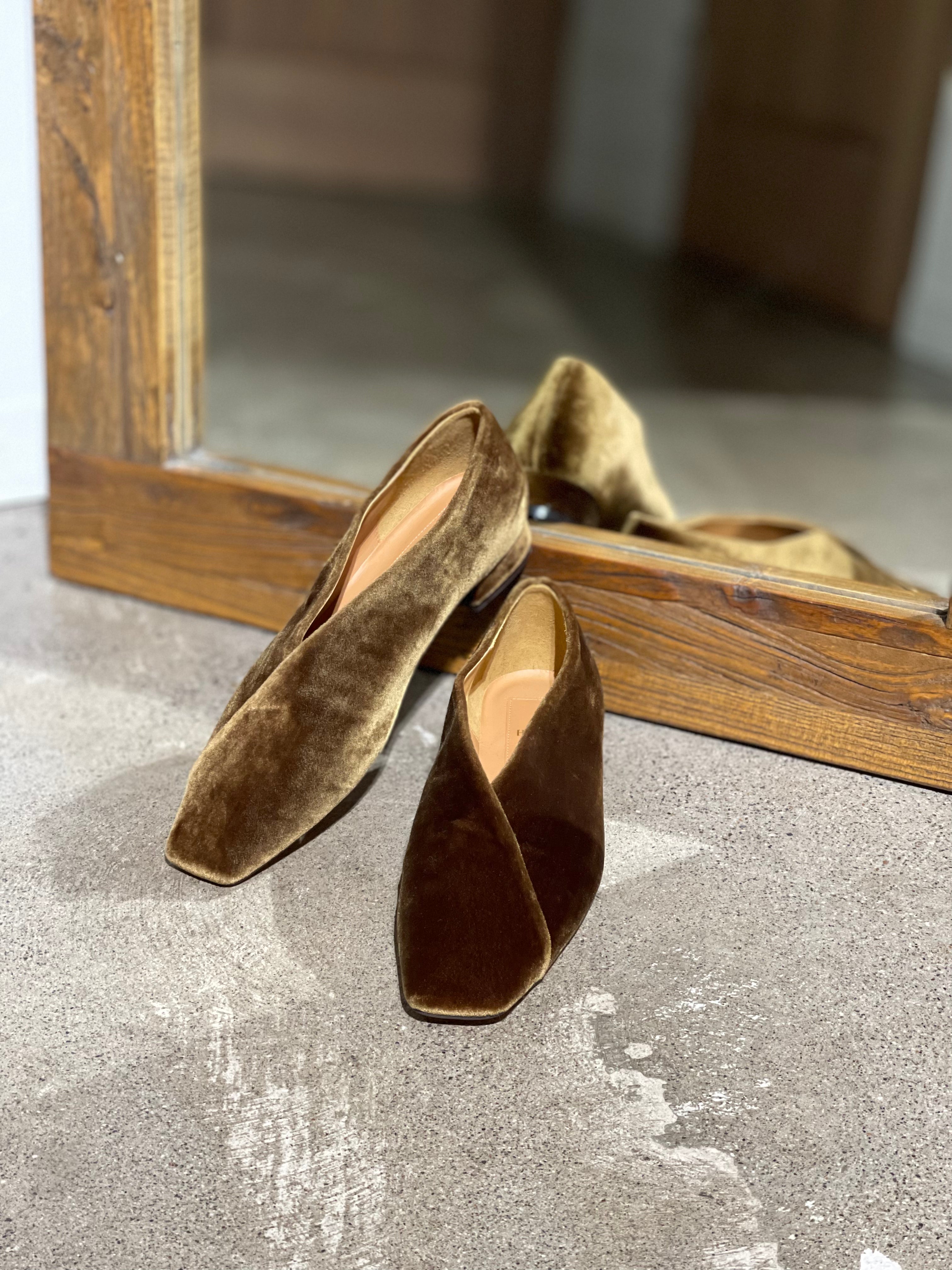 HENRI EN VARGO SOPHIA フラットシューズ(BROWN)