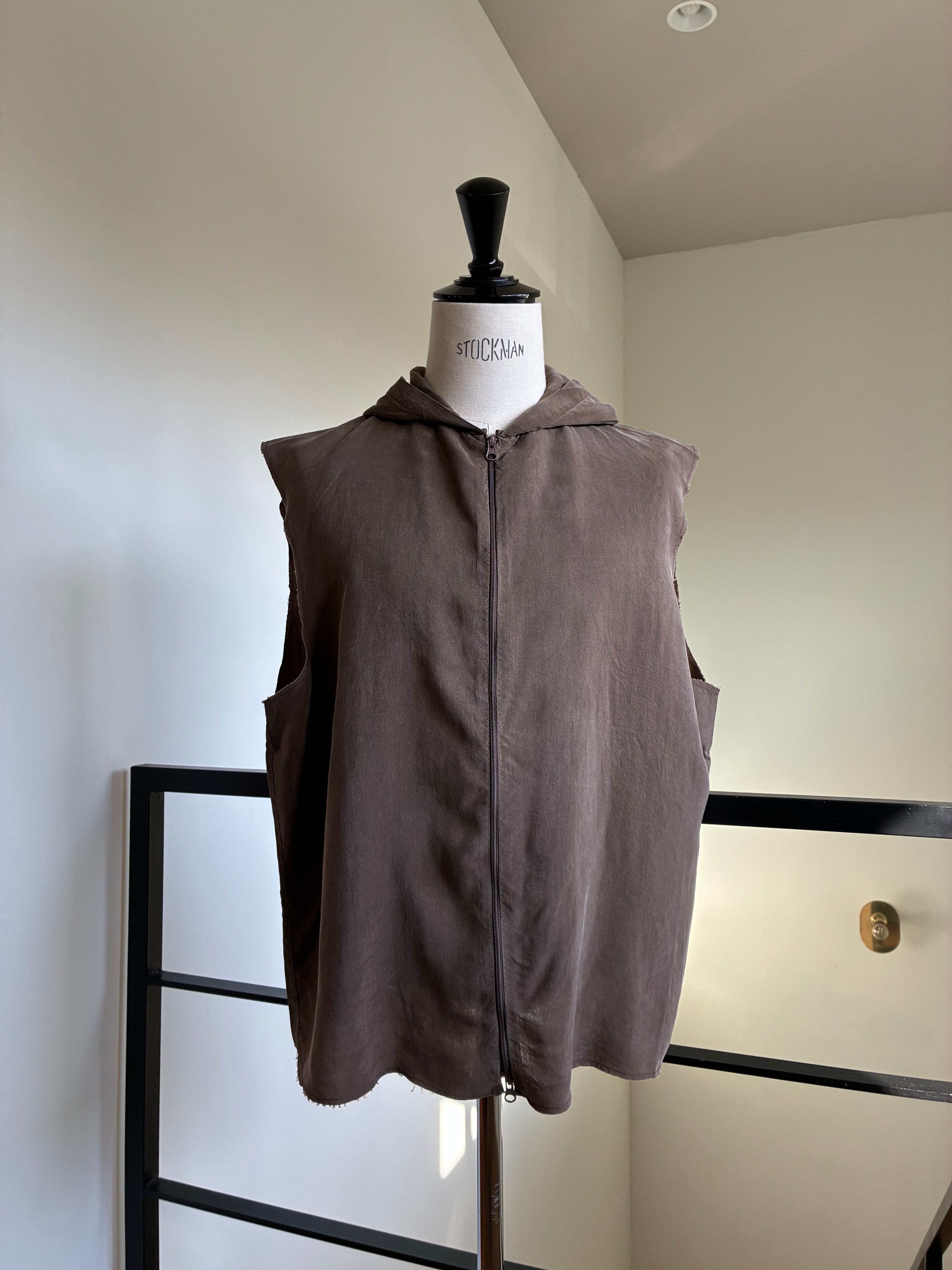 GABRIELA COLL GARMENTS NO.335 CUPRO SLEEVELESS HOODED ZIPPER TOP