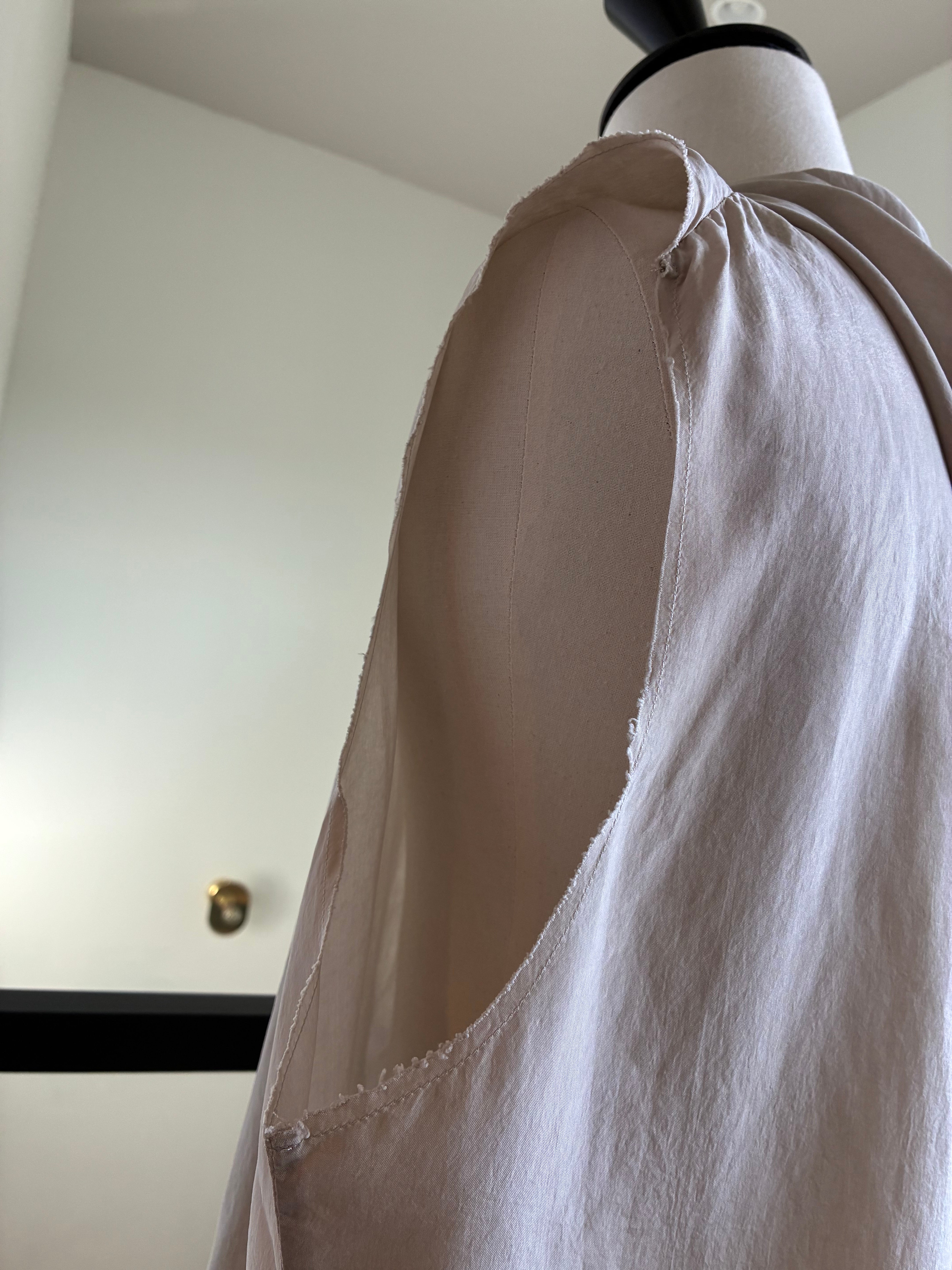 GABRIELA COLL GARMENTS NO.335 CUPRO SLEEVELESS HOODED ZIPPER TOP
