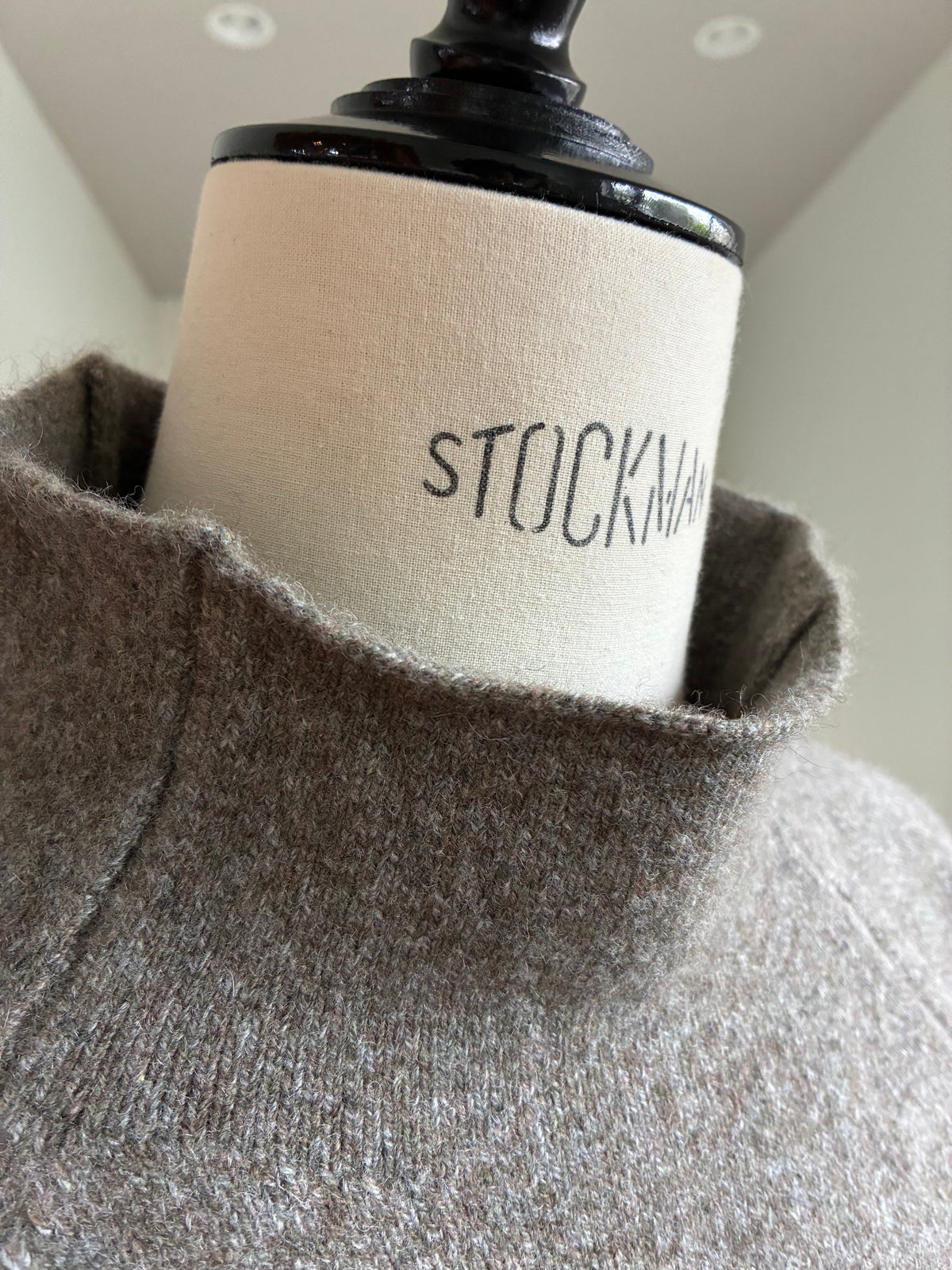 SEEALL SAU61 KJ682M HIGH NECK SWEATER