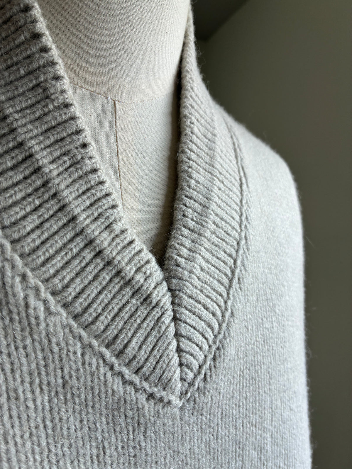 nonnotte 102 Draping Shawl Collar V OS Pullover