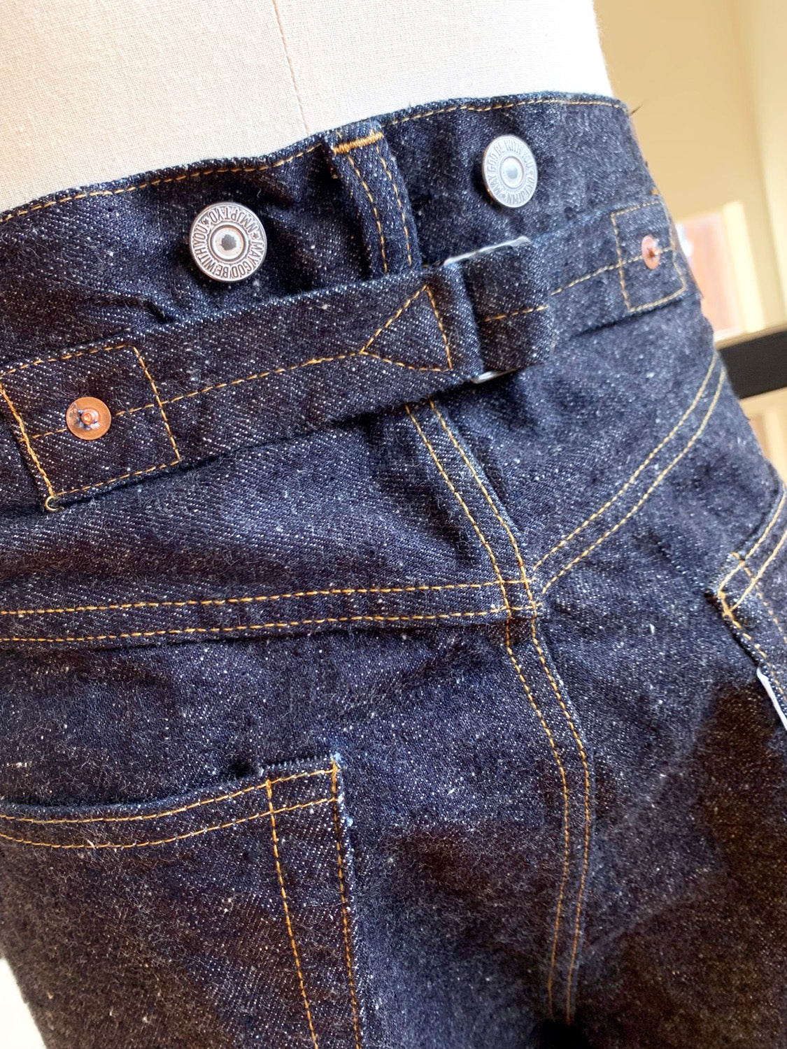 NEW MANUAL #002 1942 LV JEANS
