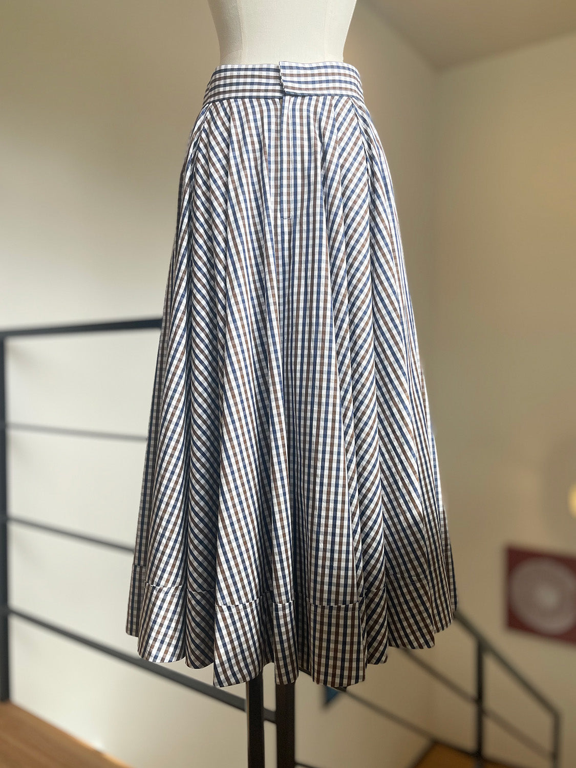 MADISONBLUE TUCK CIRCULAR SK M.GINGHAM
