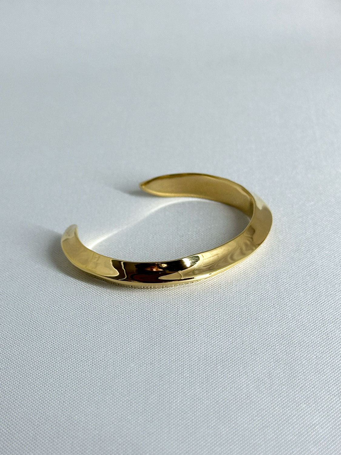 Lemme. L10403 Sea Ice Bangle
