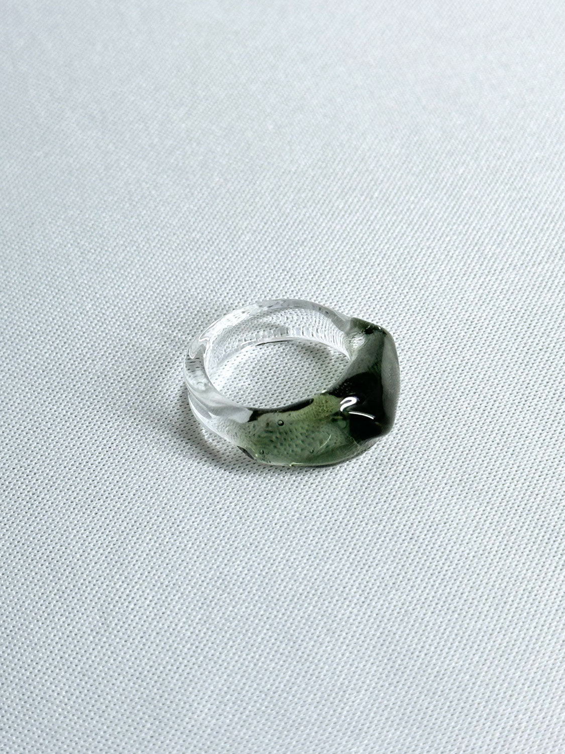 Lemme. L8202 Crescent Ring (BLACK)