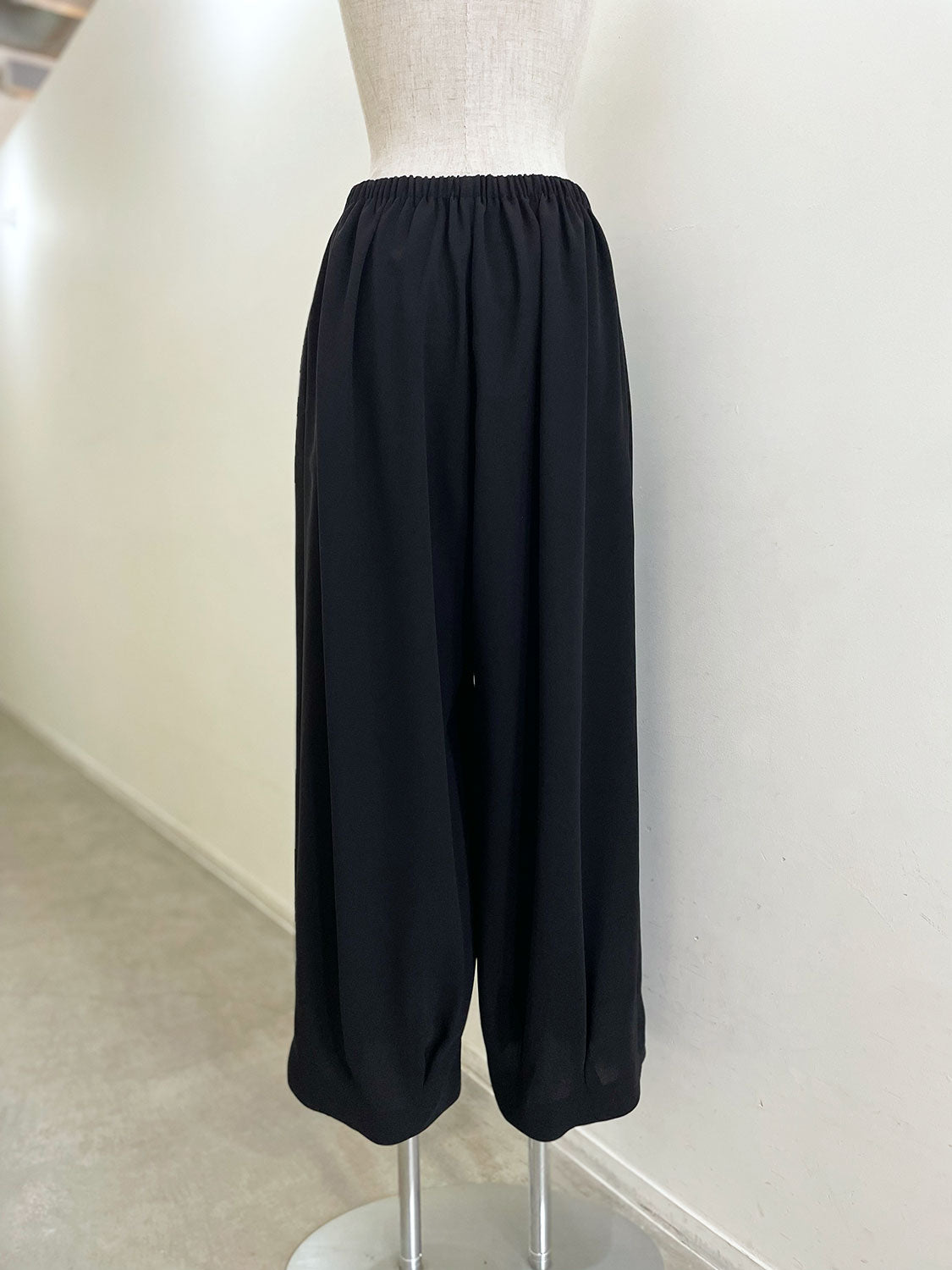 ENFOLD TUCK-HEM WIDE-COCOON PANTS