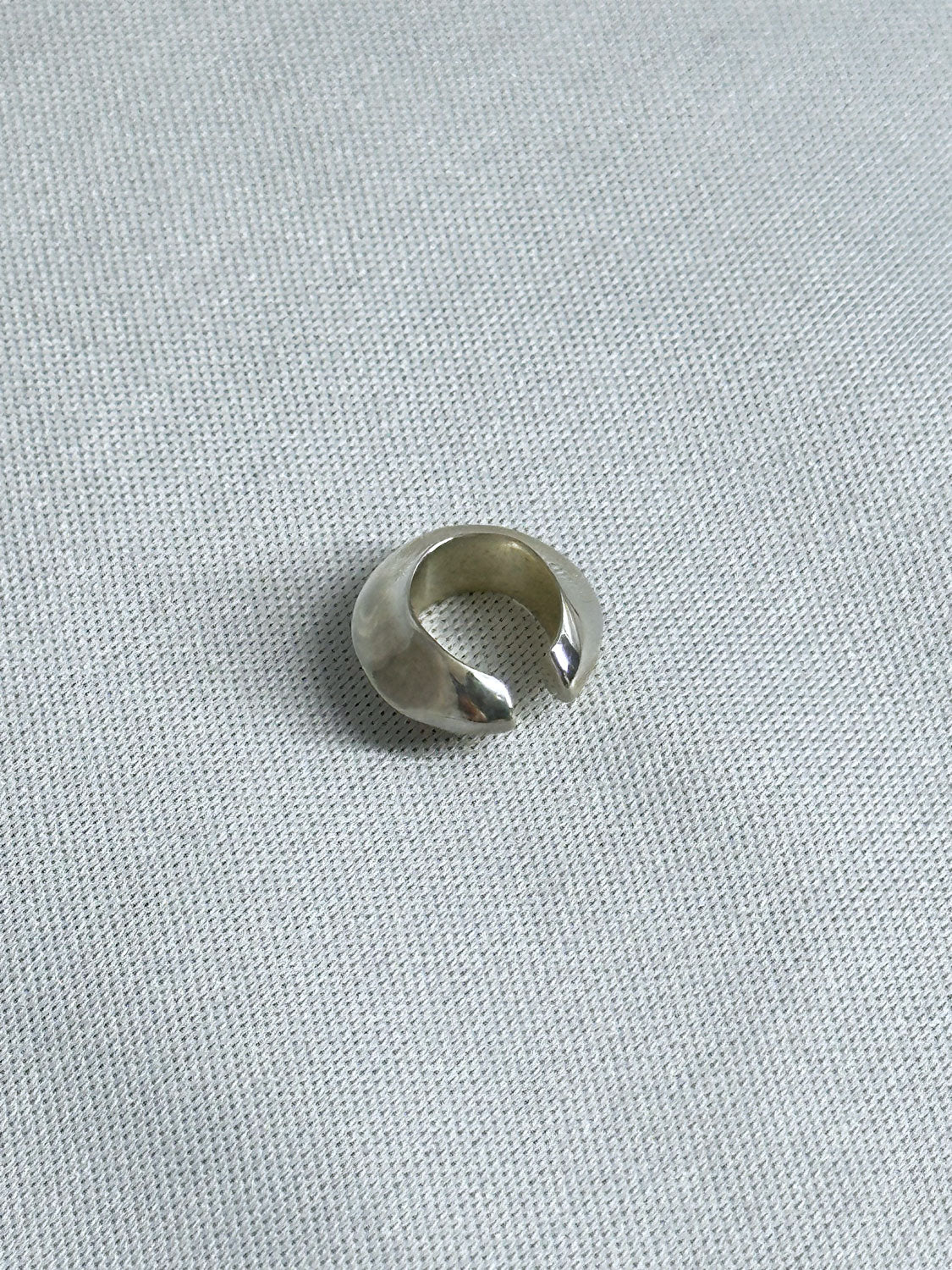 Lemme. L10501 Sea Ice Earcuff(SILVER)