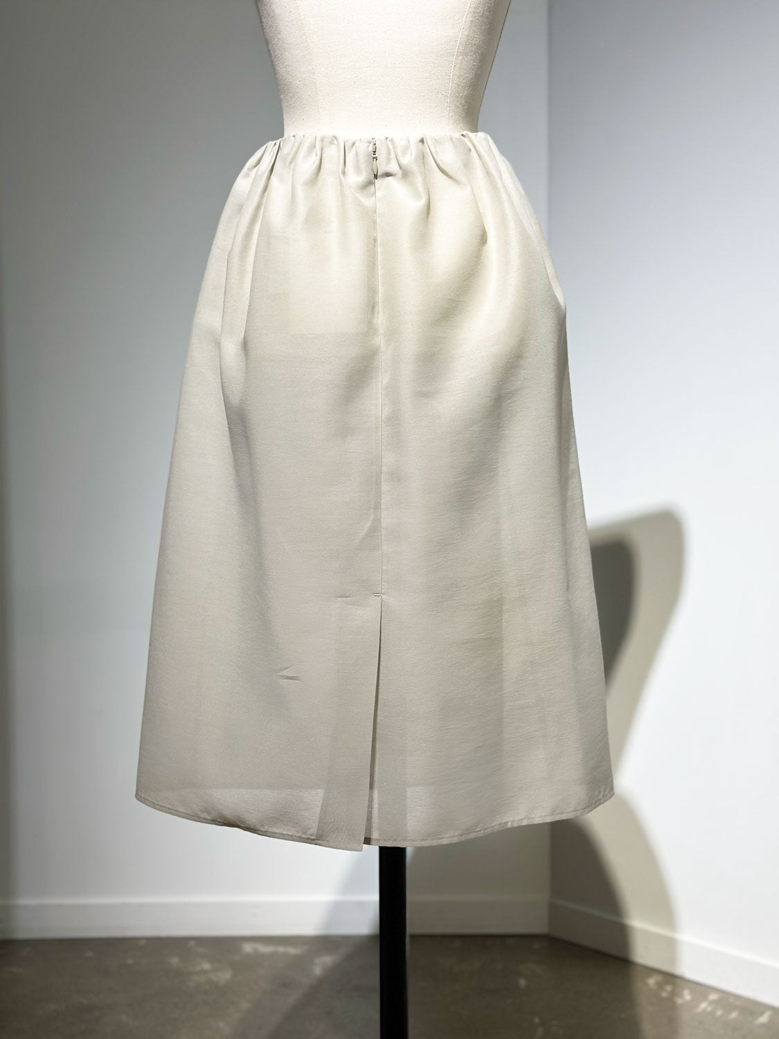 AMOMENTO SHIRRING ORGANZA SKIRT