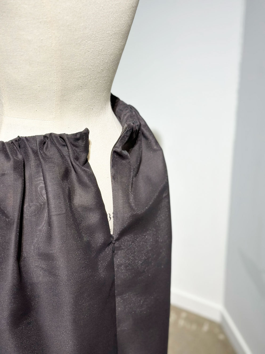 AMOMENTO SHIRRING ORGANZA SKIRT