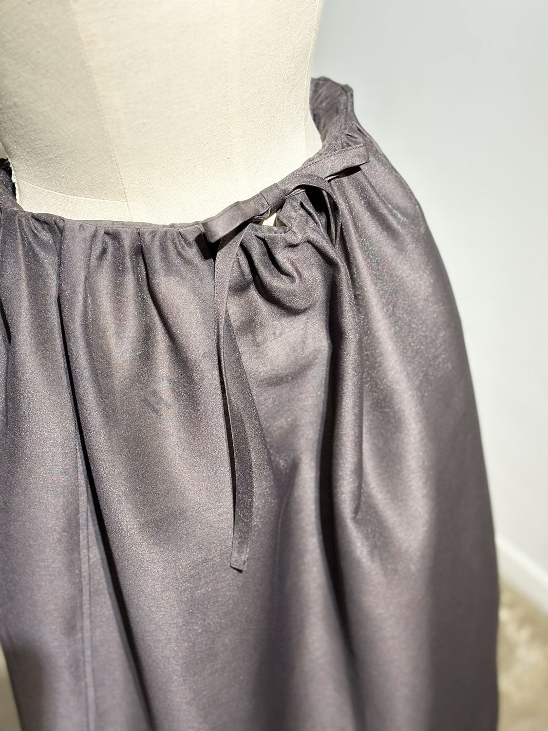 AMOMENTO SHIRRING ORGANZA SKIRT