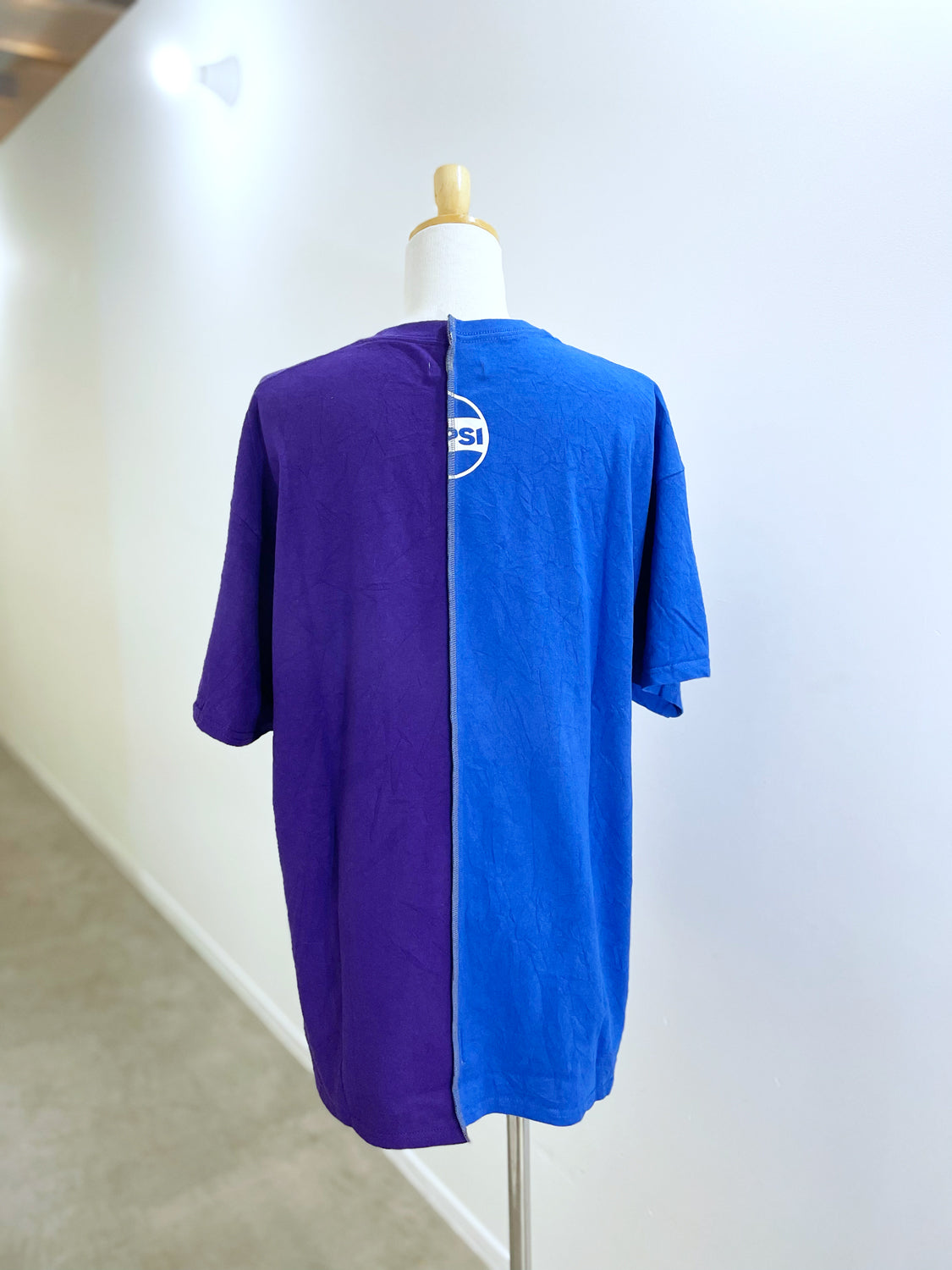 QUIITO HALF LOGO TEE