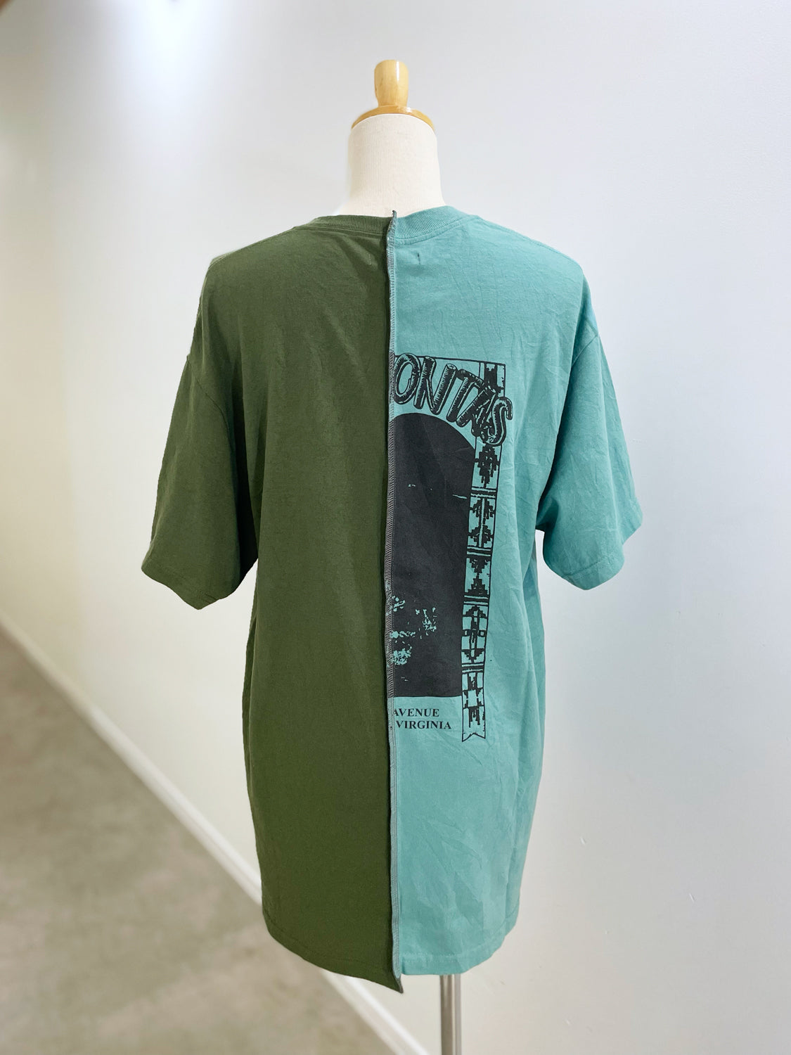 QUIITO HALF LOGO TEE