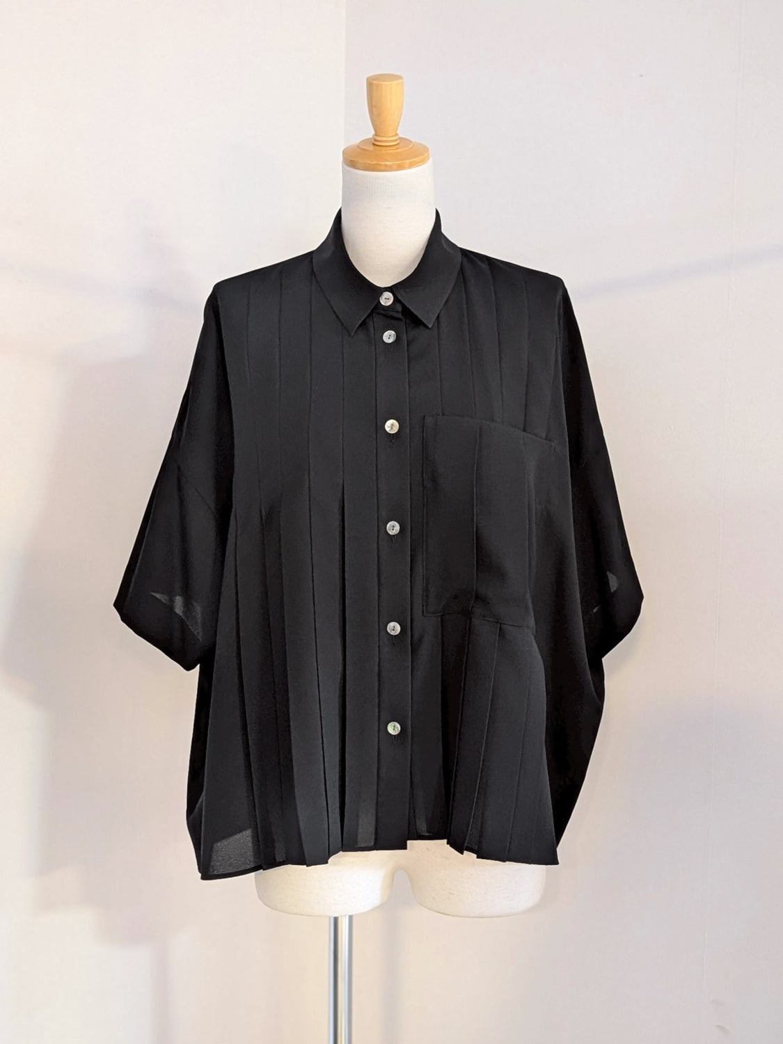 ENFOLD PLEATS WIDE BOX SHIRT