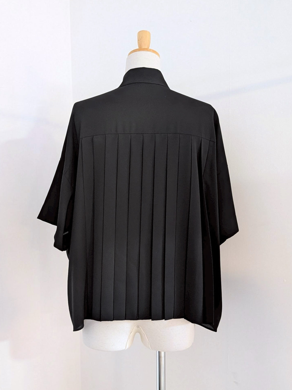 ENFOLD PLEATS WIDE BOX SHIRT
