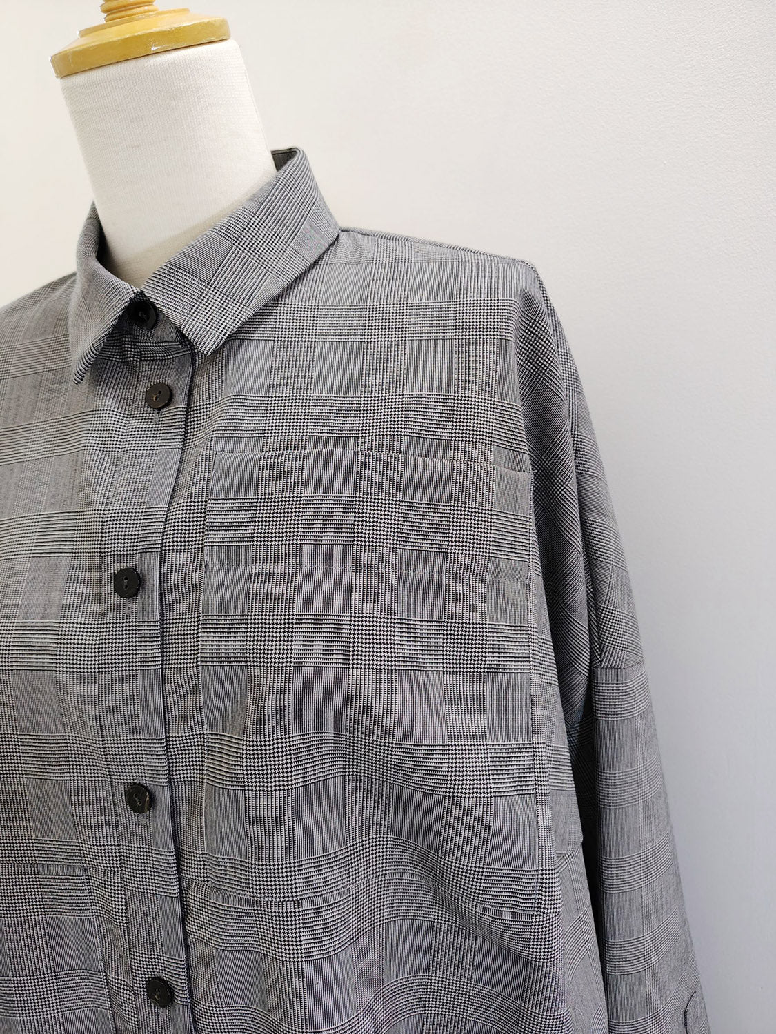 ENFOLD SYMMETRY CROPPED SHIRT