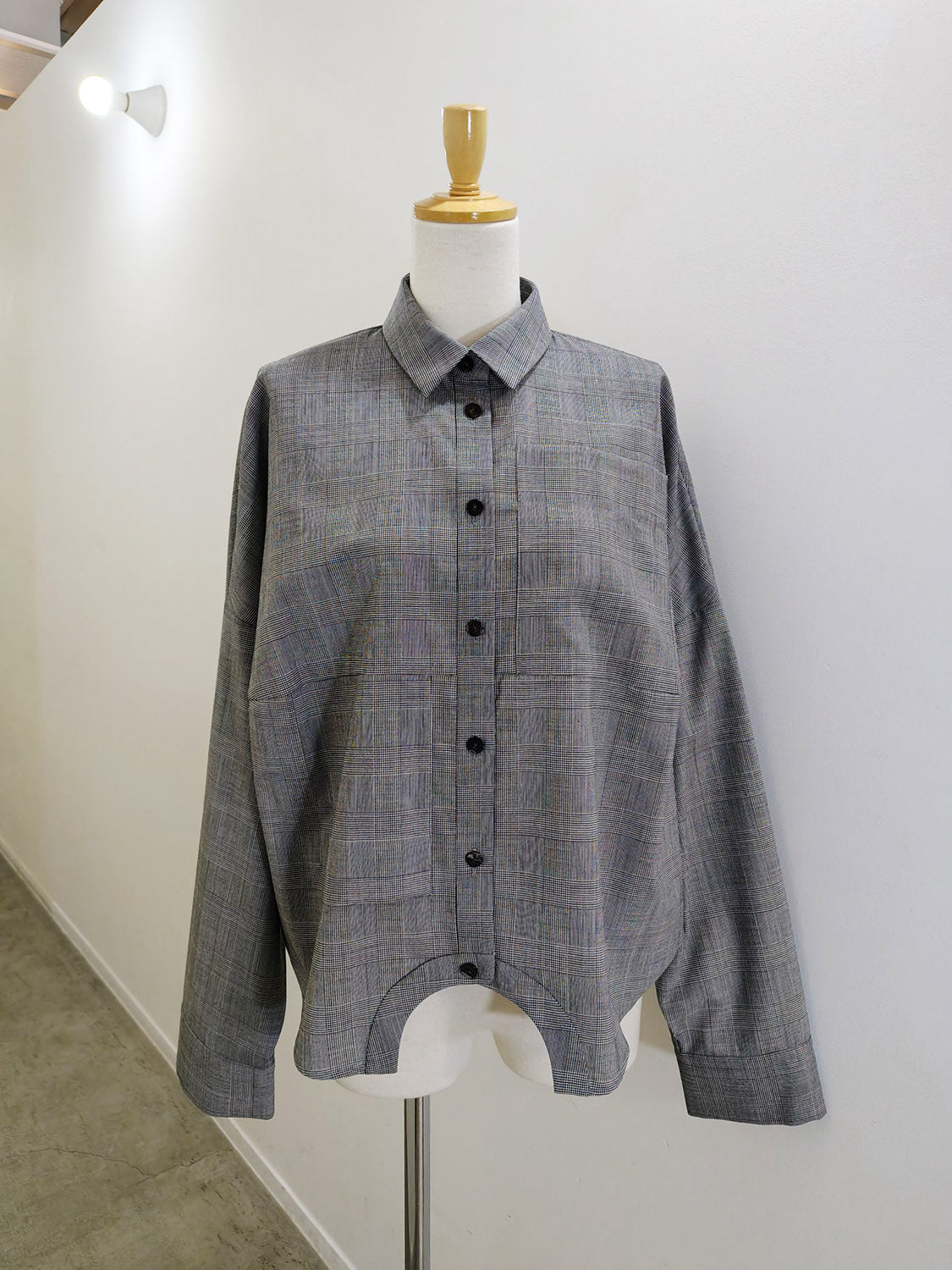 ENFOLD SYMMETRY CROPPED SHIRT