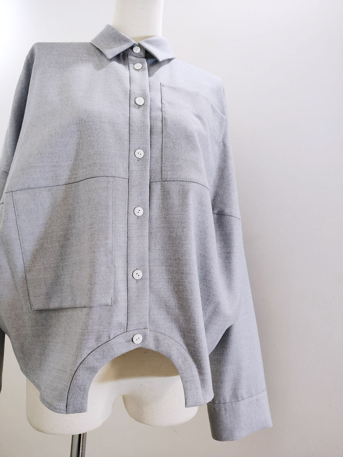 ENFOLD SYMMETRY CROPPED SHIRT