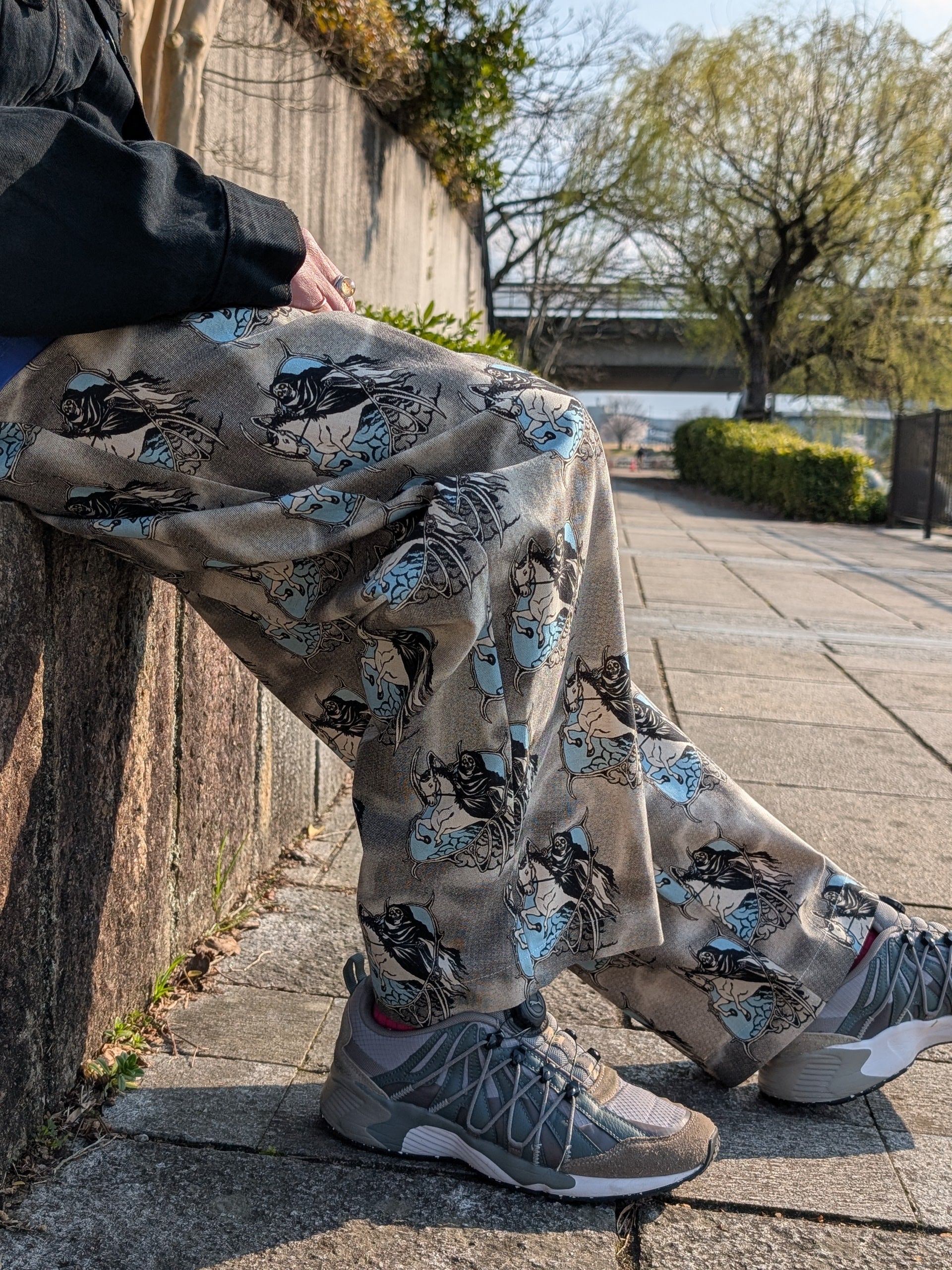 WATARU TOMINAGA SINGLE-PLEAT TROUSERS Death
