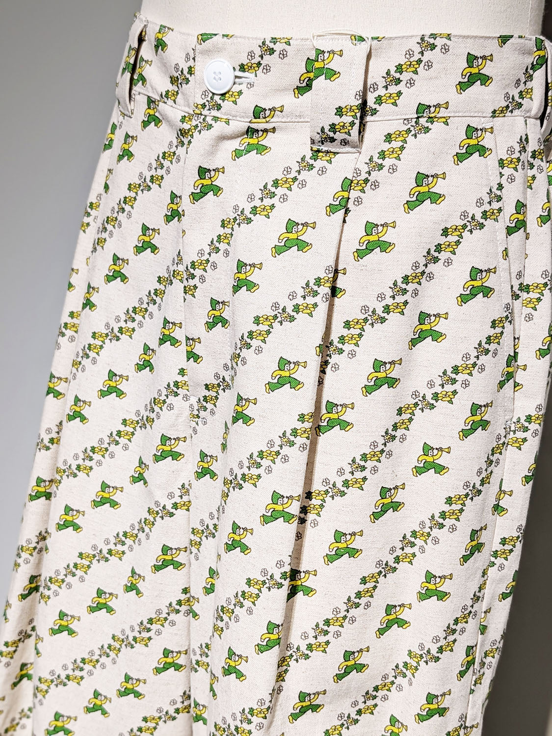 WATARU TOMINAGA SINGLE-PLEAT TROUSERS Company