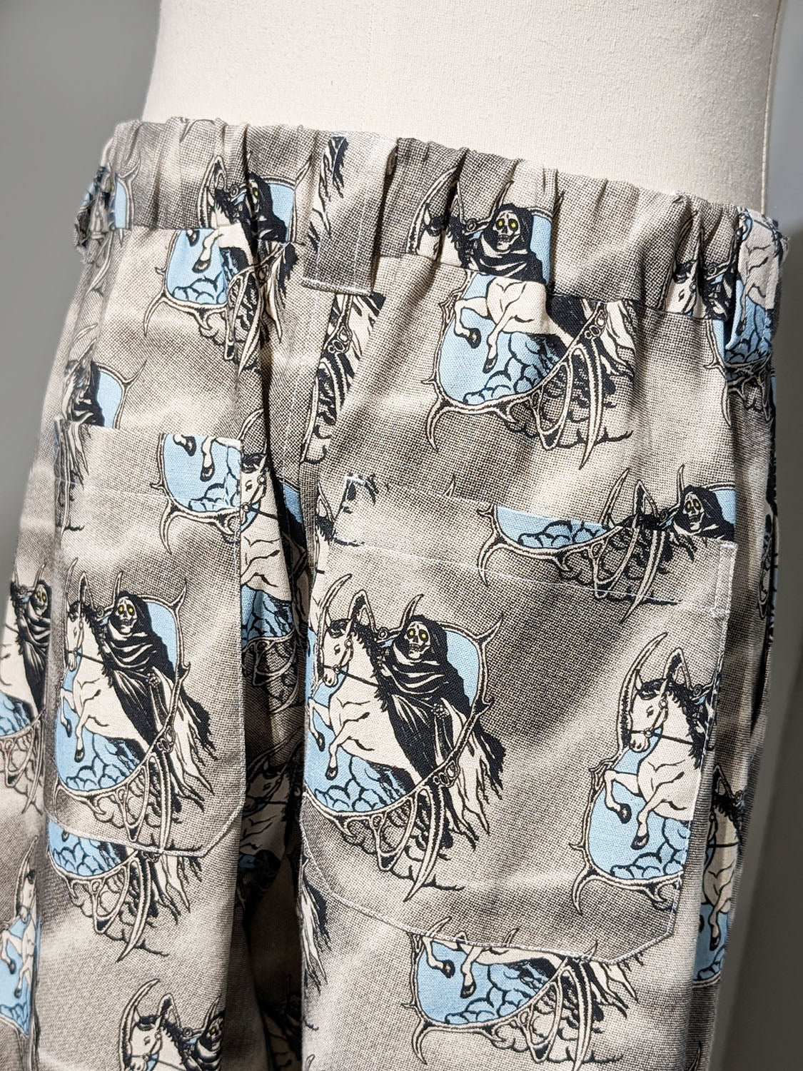 WATARU TOMINAGA SINGLE-PLEAT TROUSERS Death