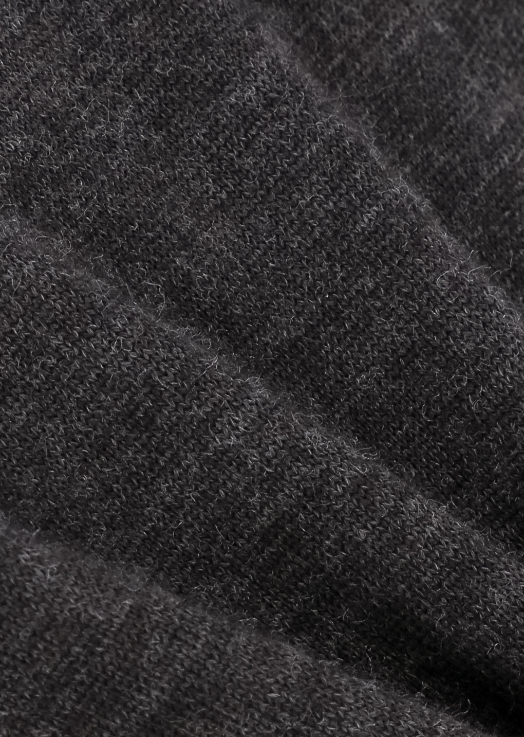 AMOMENTO WOOL V-NECK KNIT