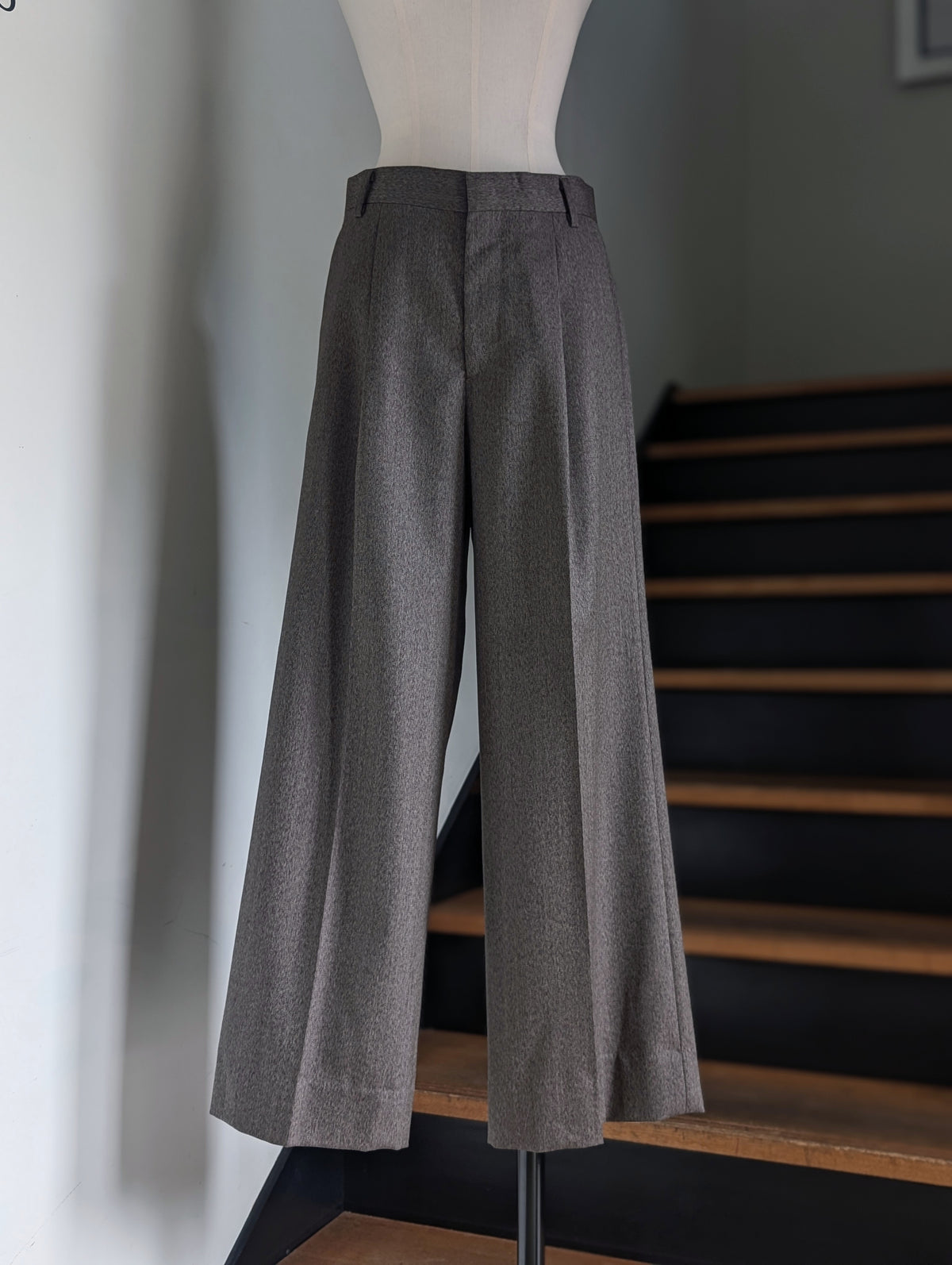 MADISONBLUE WIDE TUCK PT HERRINGBONE