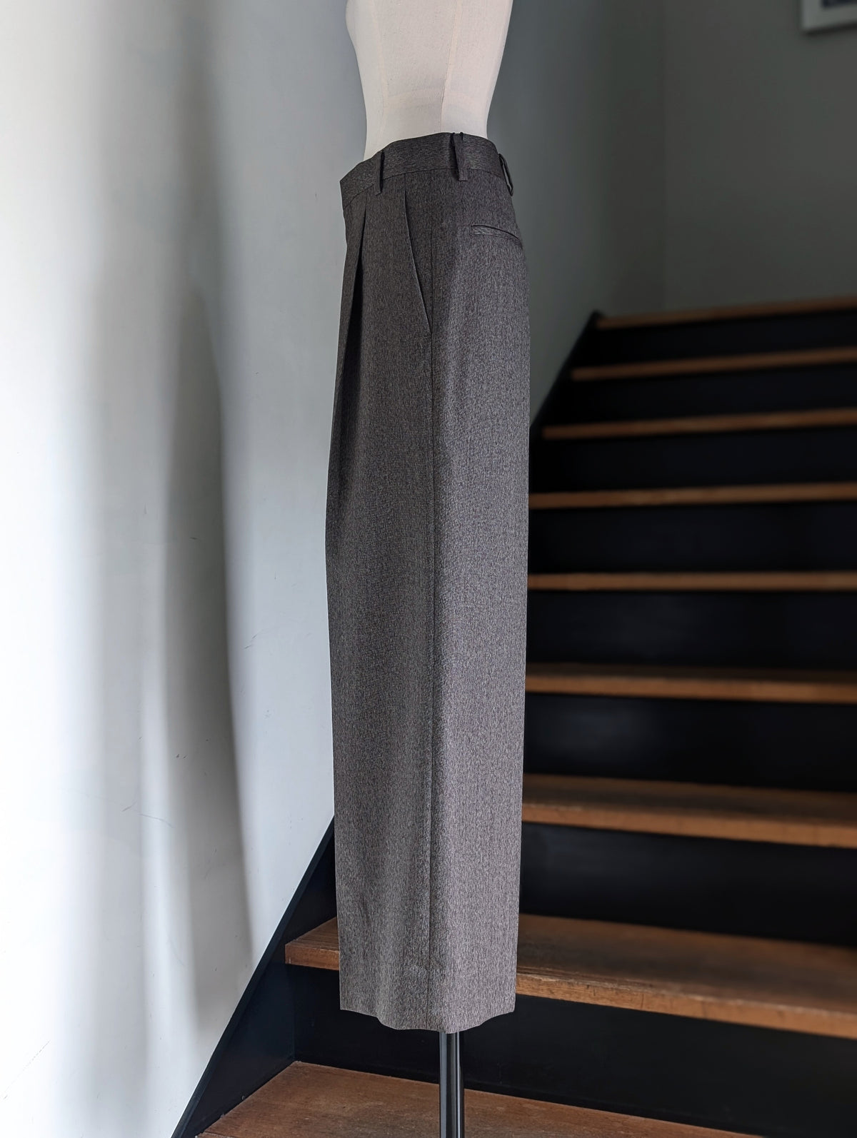 MADISONBLUE WIDE TUCK PT HERRINGBONE