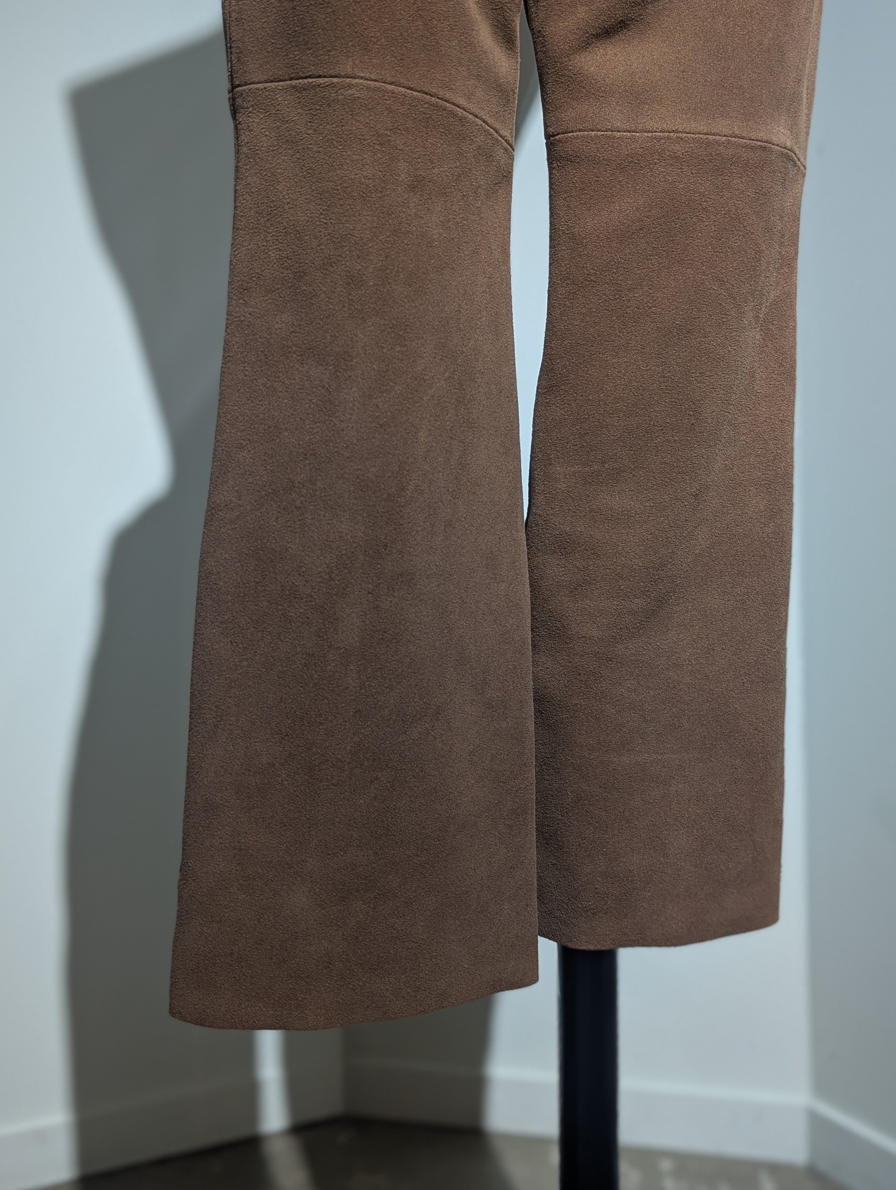 MADISONBLUE HEM CUT FLARE PT SUEDE