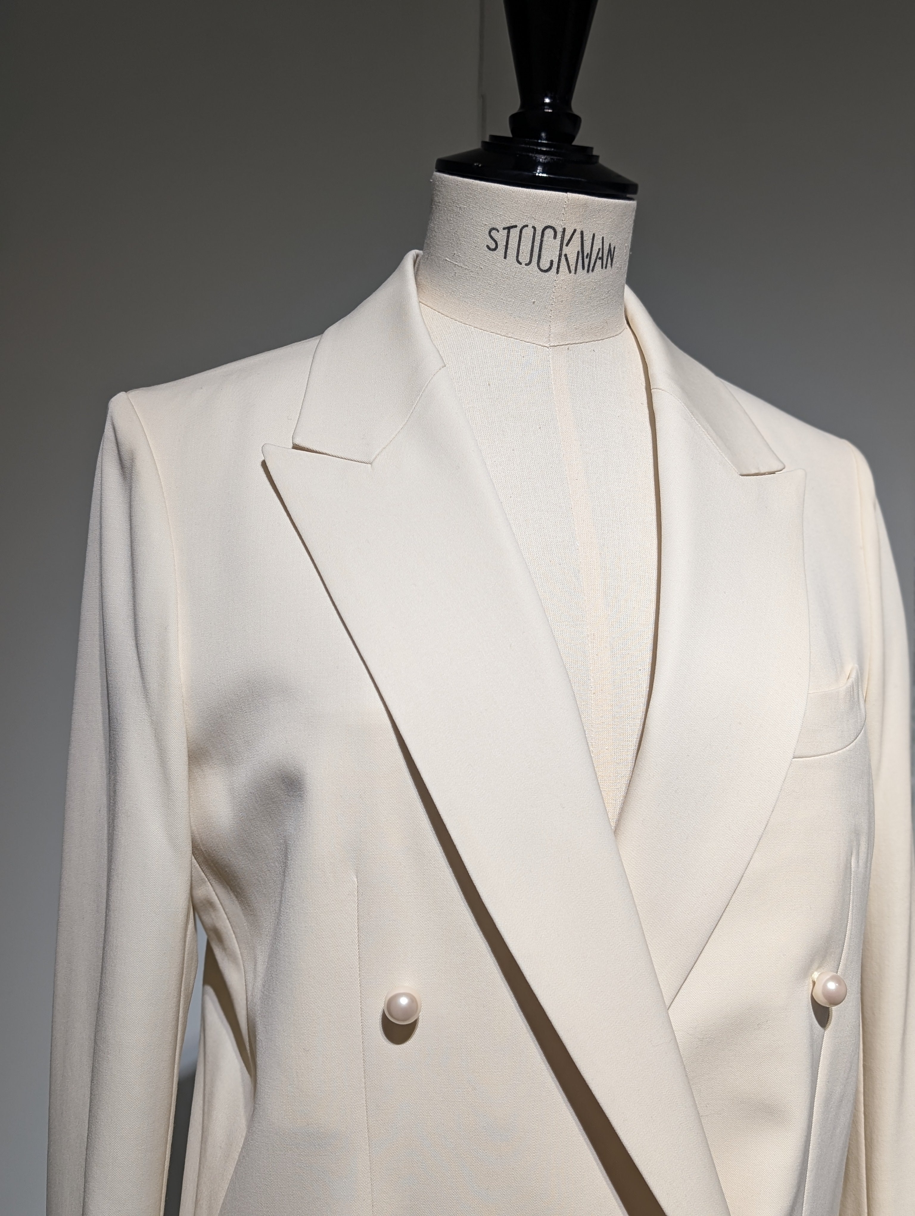 MADISONBLUE UNLINED BLEECKER W6B BLAZER PEARL