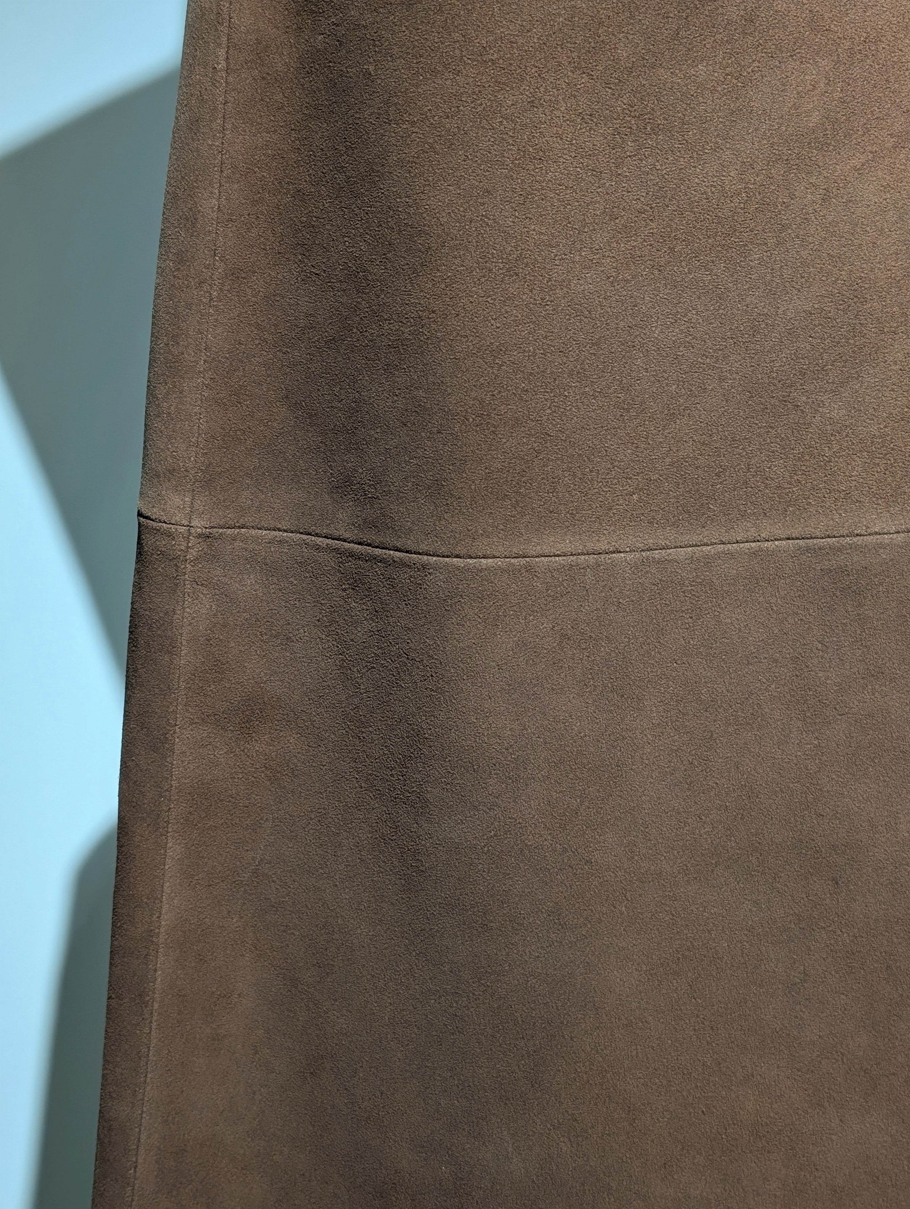 MADISONBLUE MI-MOLLET SKIRT SUEDE