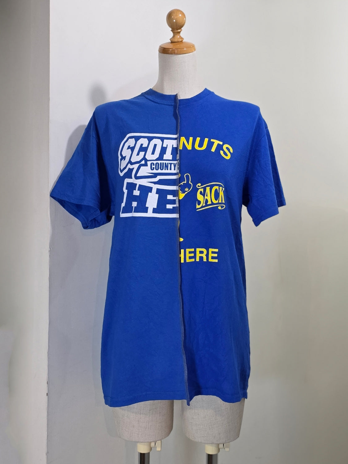 QUIITO HALF LOGO TEE