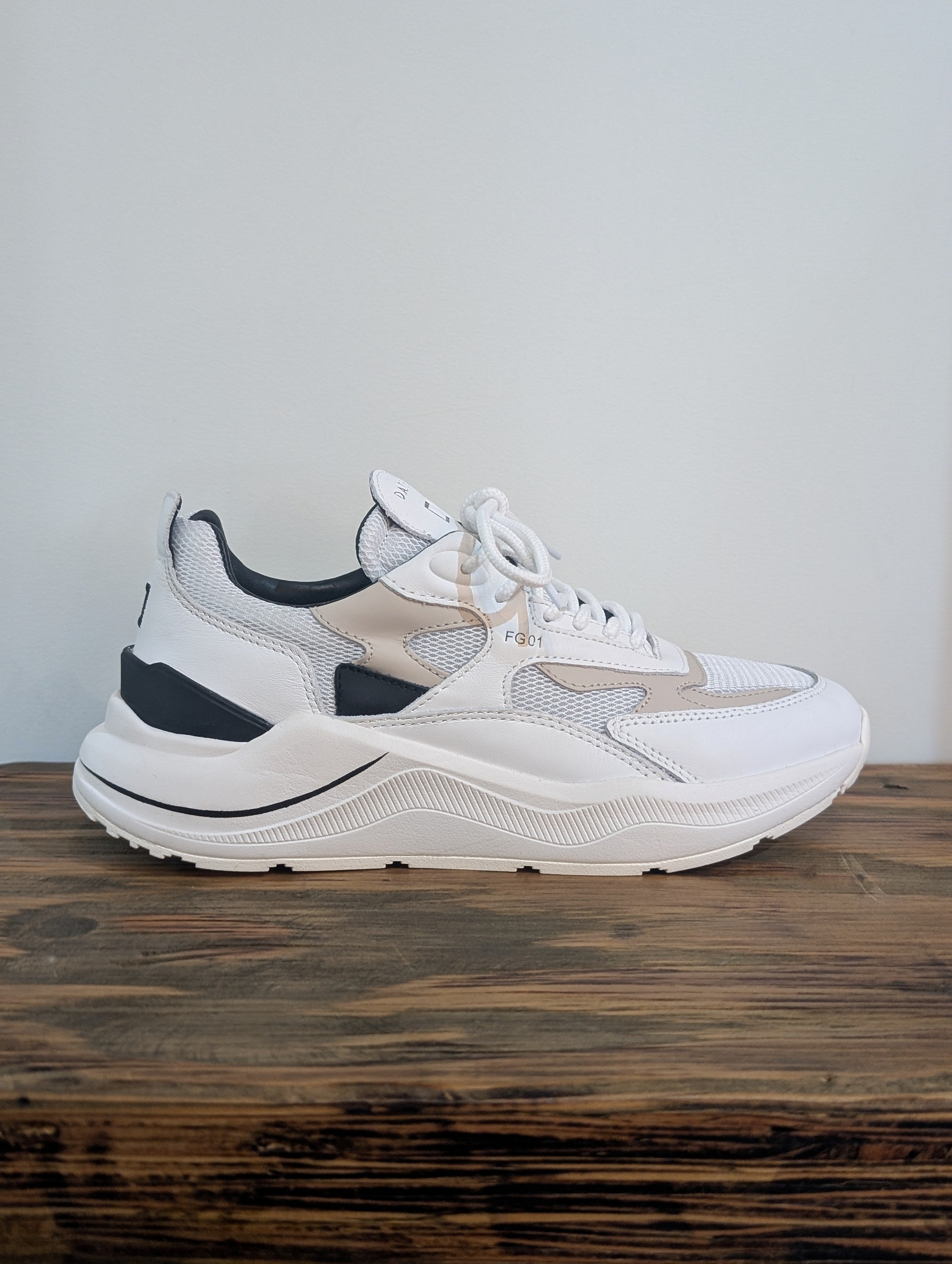 D.A.T.E.【FUGA MESH WHITE×BLACK】
