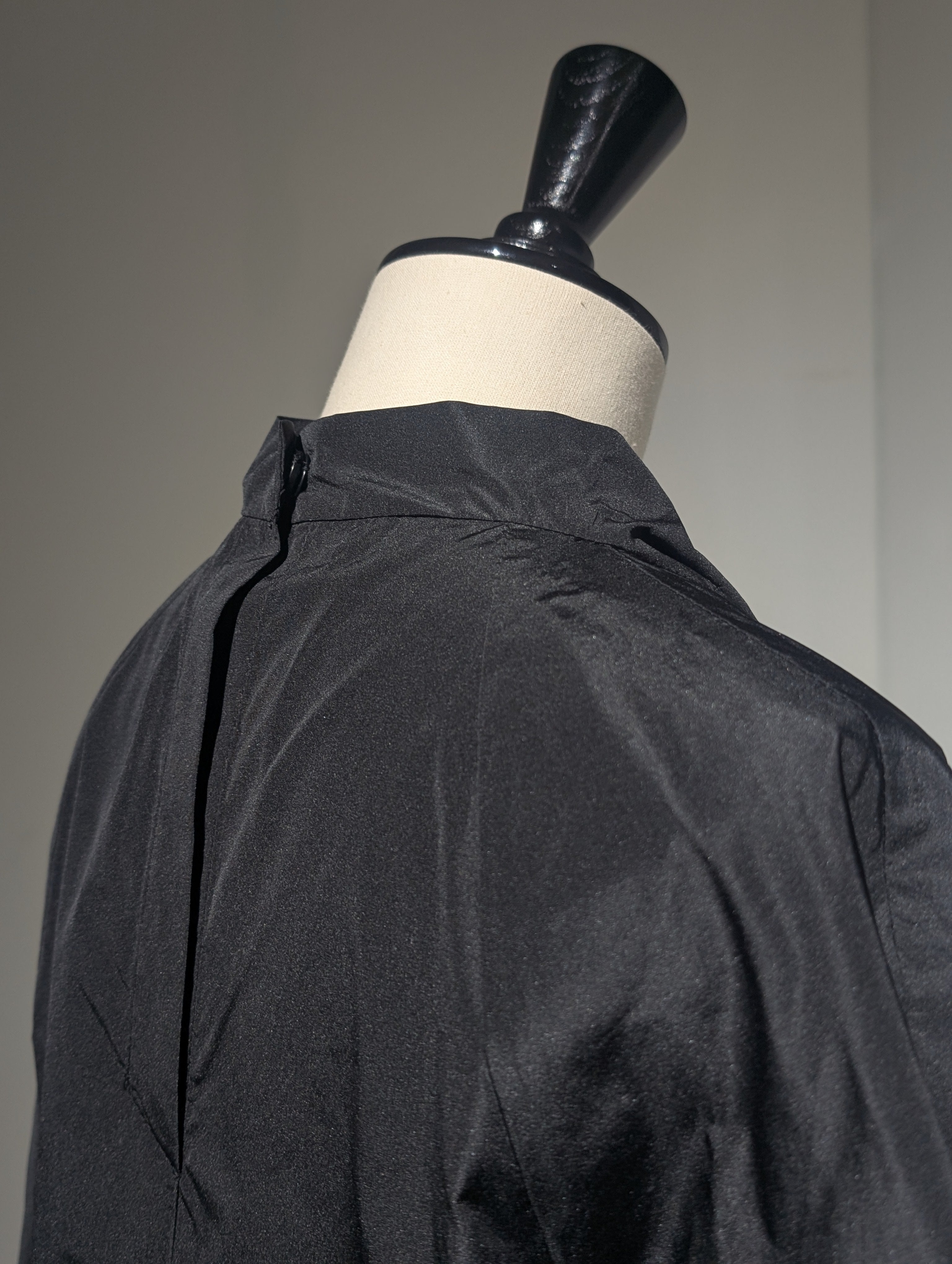 LUTZ HUELLE TWIST TOP