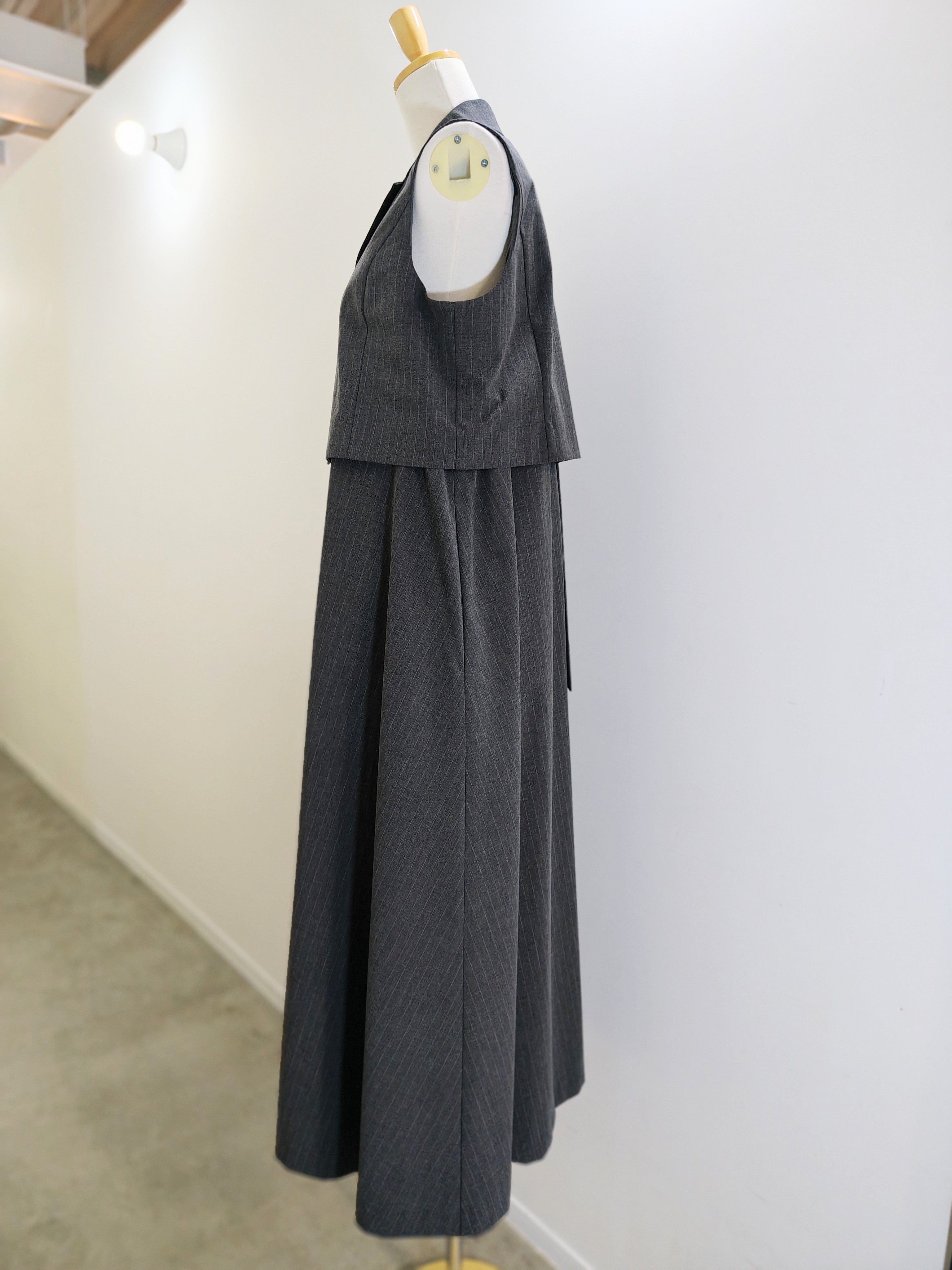 ENFOLD UMBRELLA HEM DRESS 8月