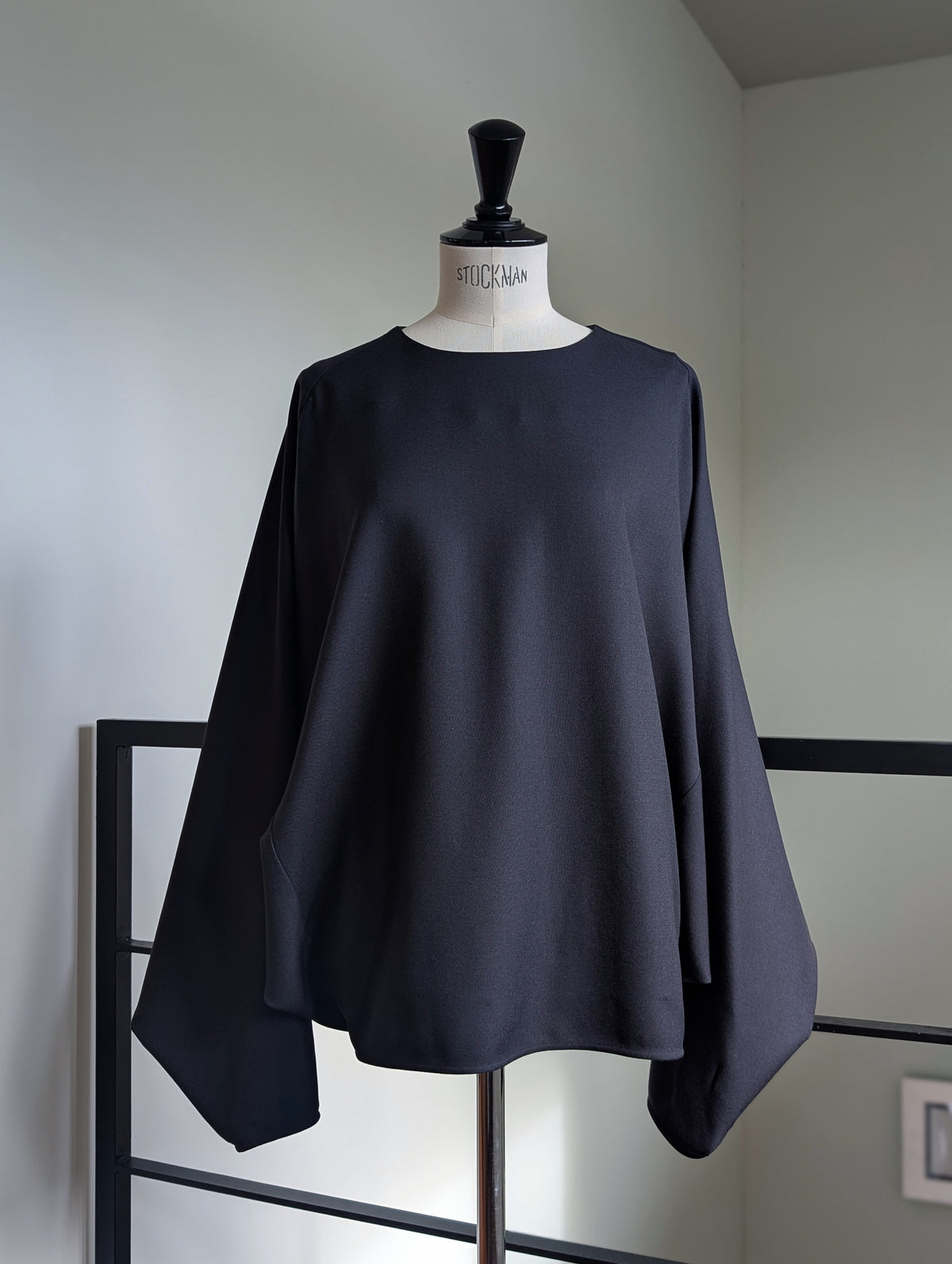 AEHRR 【021 Draping Form Crewneck PO】