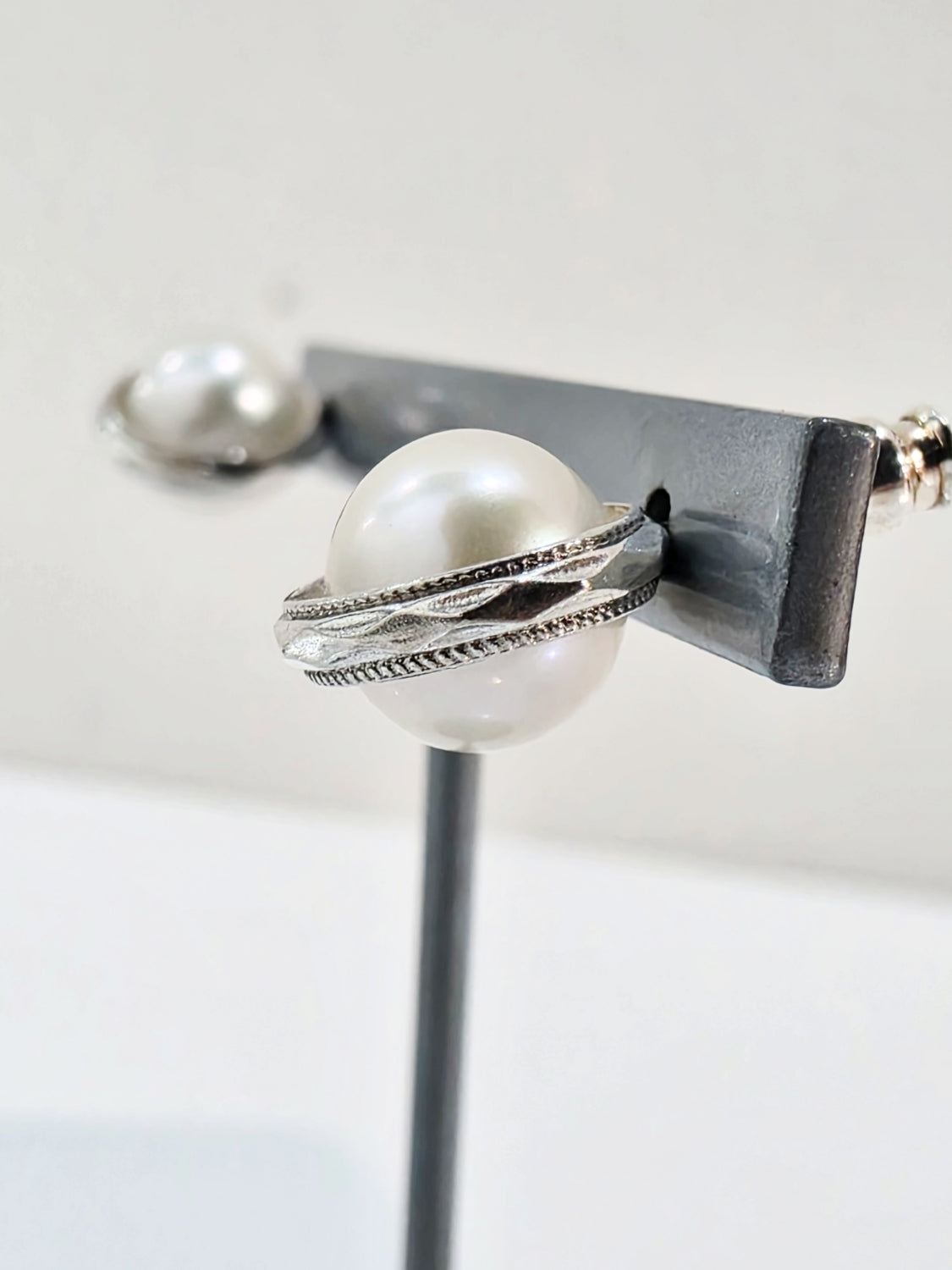 Lemme. L15101 Samsara Pearl Earrings