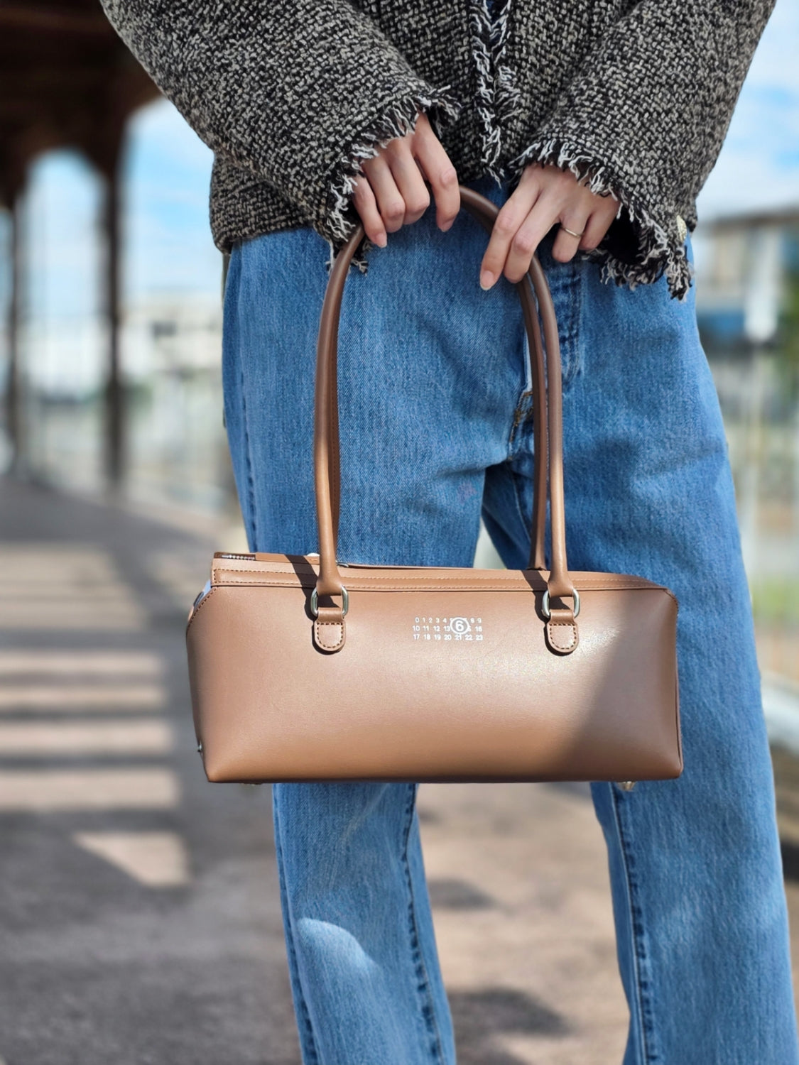 MM⑥ SB6ZH0040 NEW BAULETTO J MEDIUM BAG