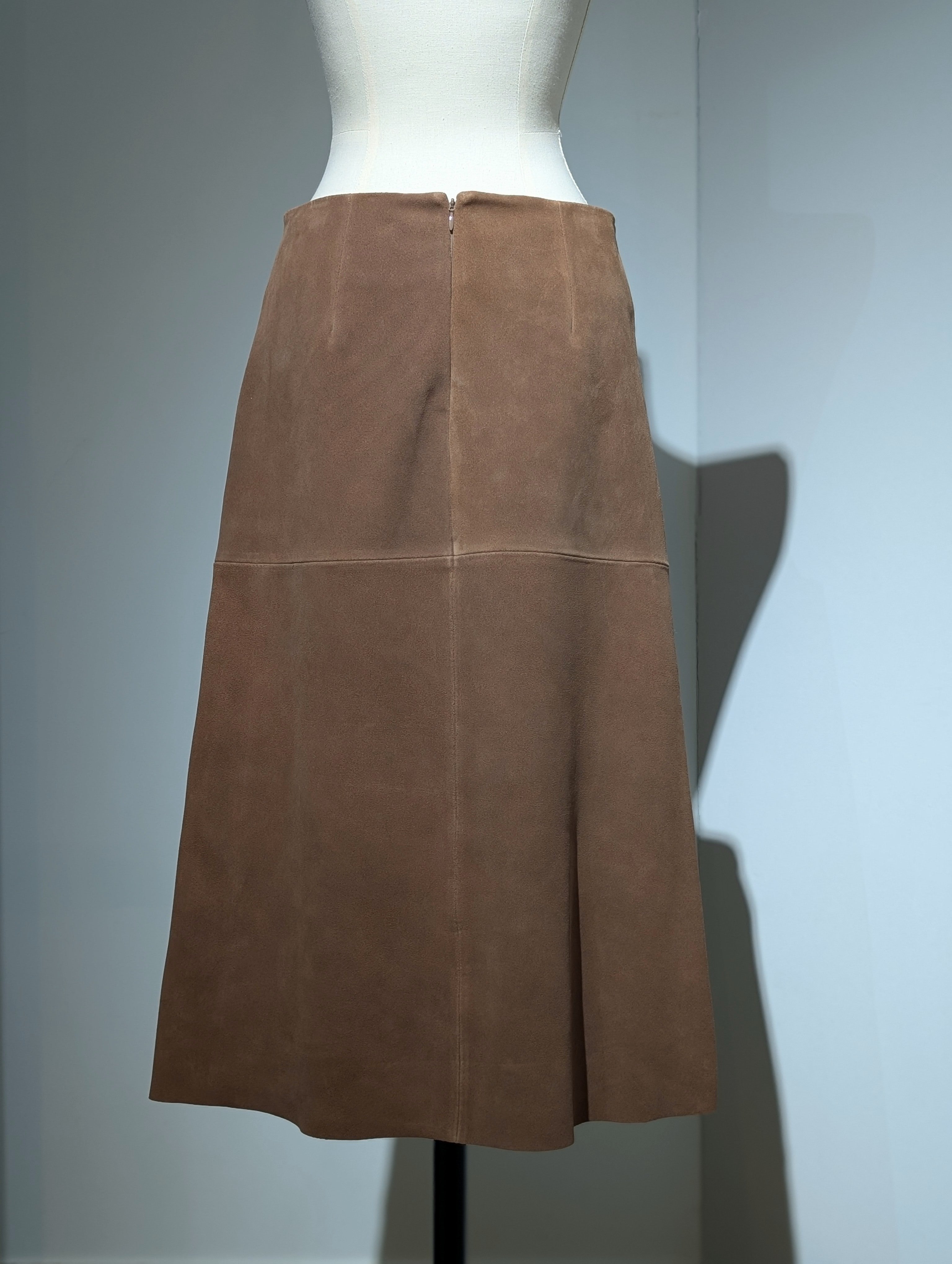 MADISONBLUE MI-MOLLET SKIRT SUEDE