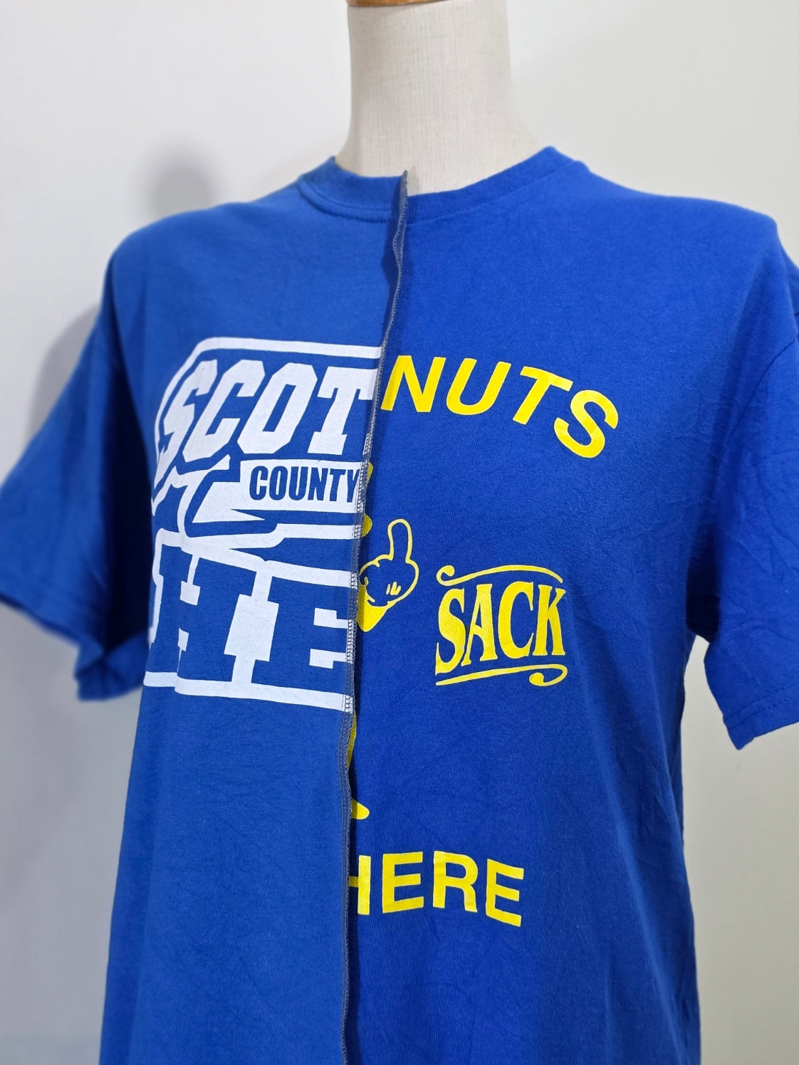 QUIITO HALF LOGO TEE