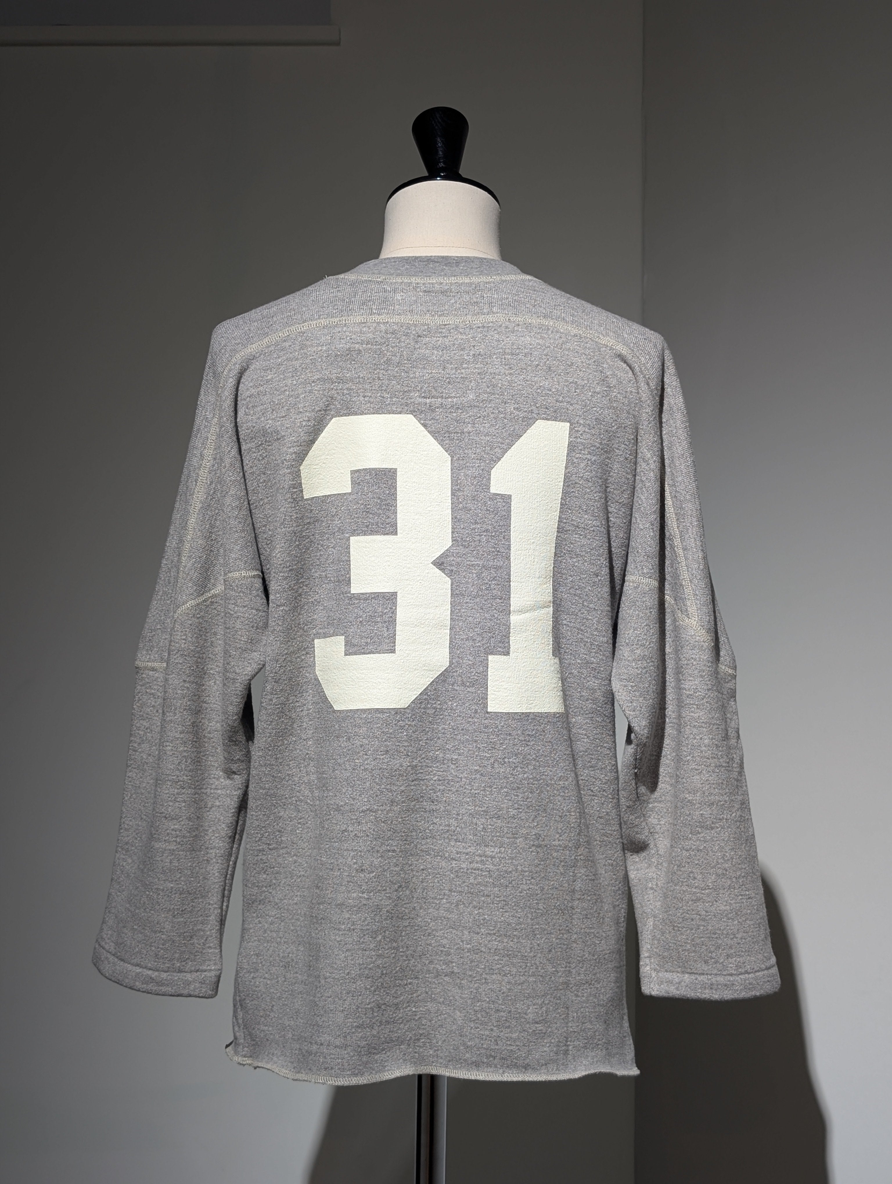 MADISONBLUE FOOTBALL TEE SWEAT