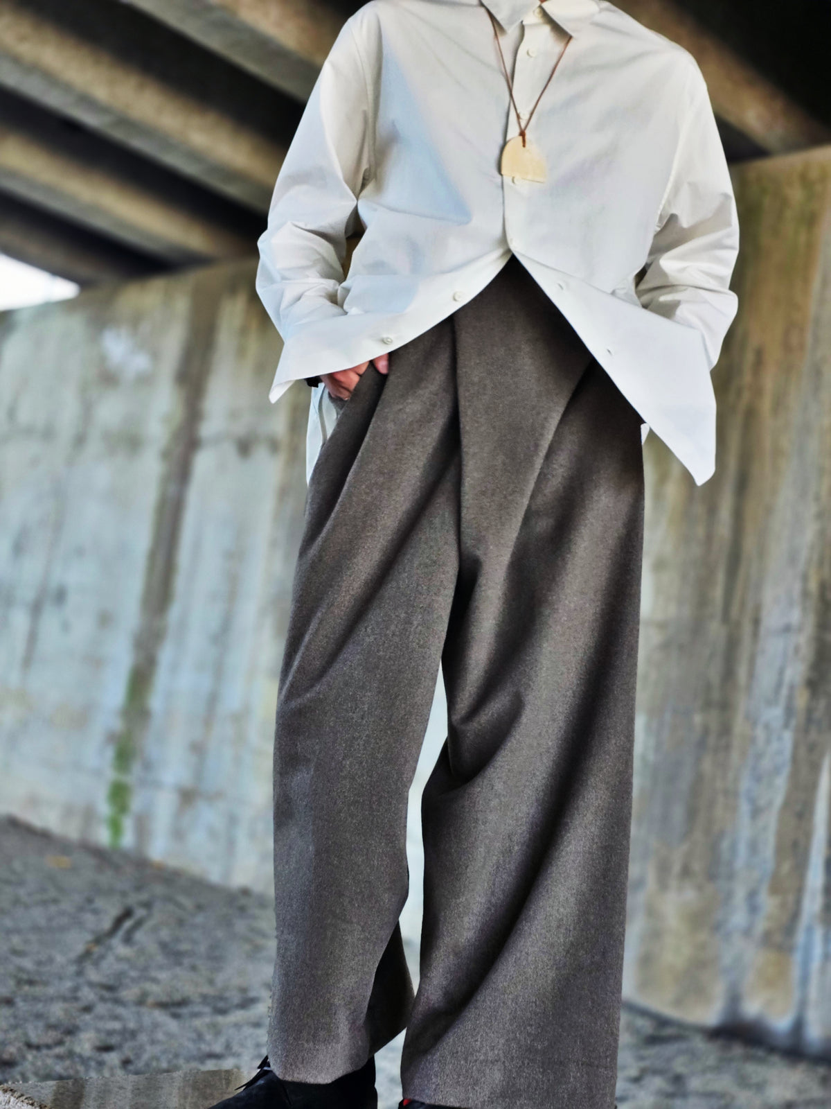 GABRIELA COLL GARMENTS S19 NO.310 DUST HEAVY WOOL CROSSED TROUSERS