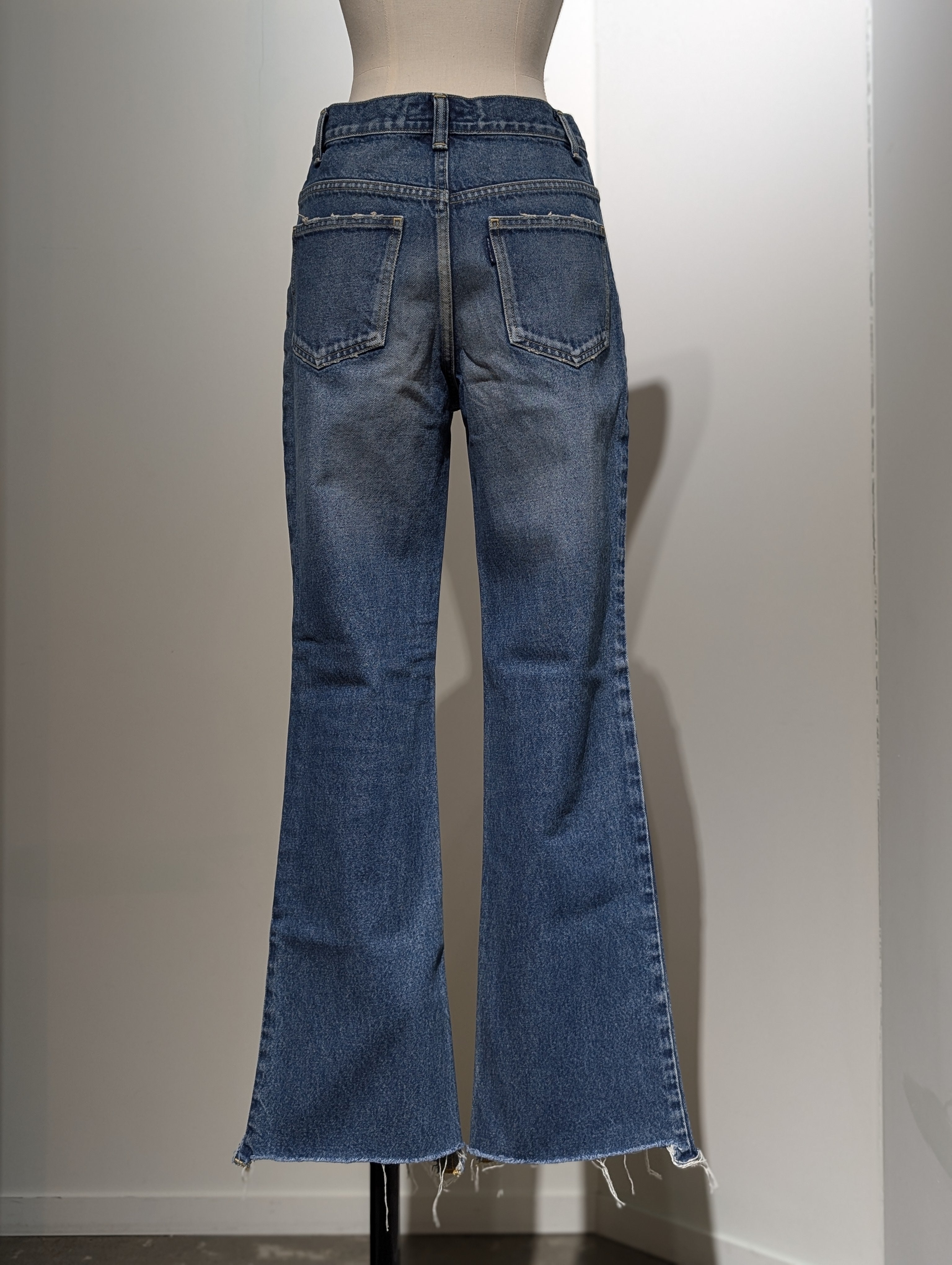 MADISONBLUE HEM CUT FLARE PT DENIM