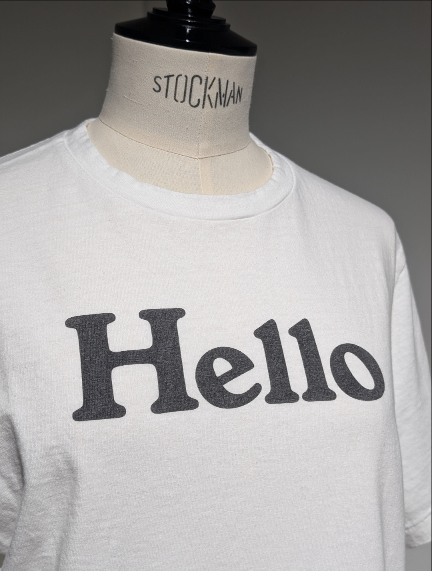 MADISONBLUE HELLO TEE MENS