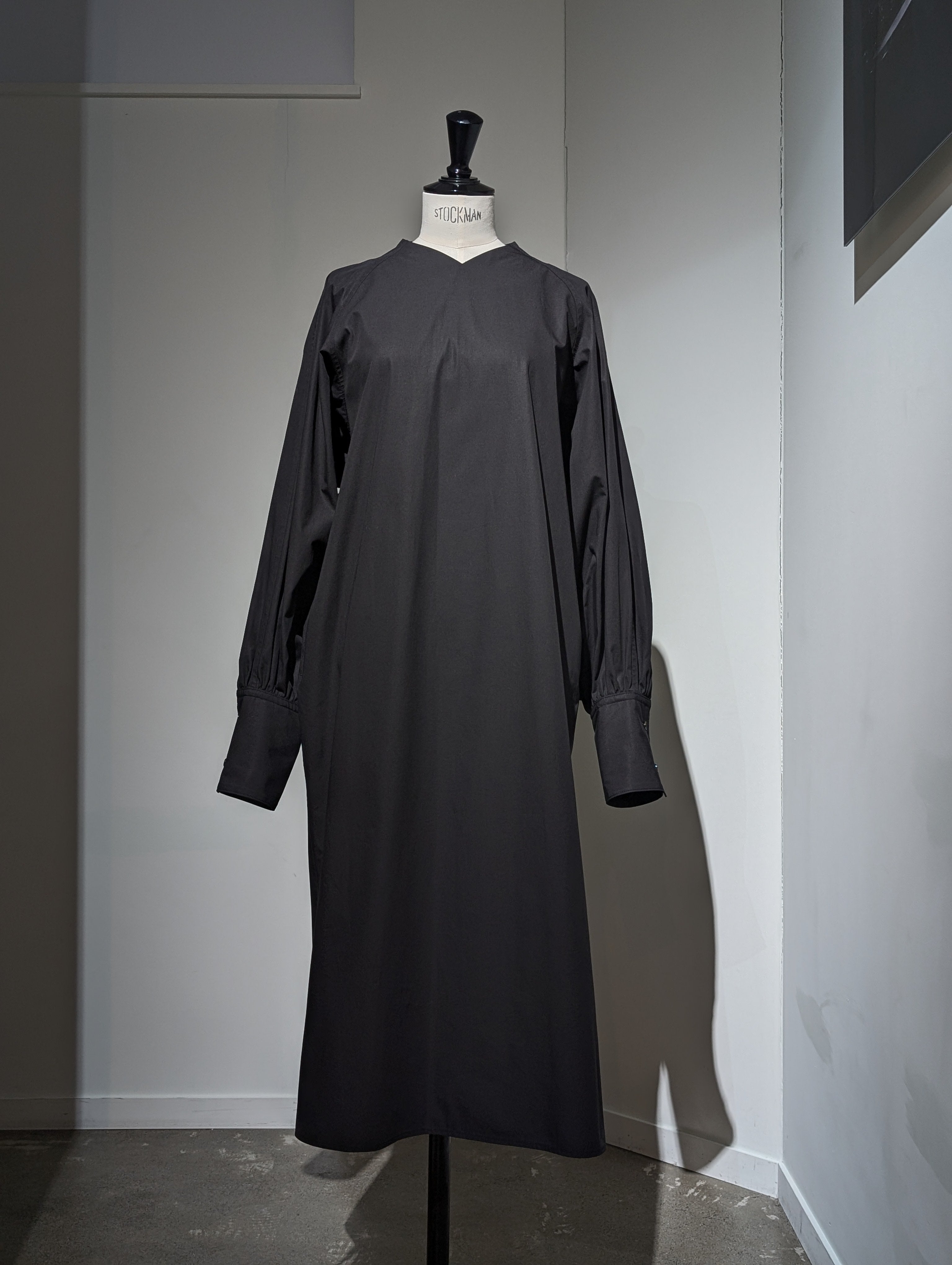 AEHRR 【Draping Yoke Raglan Sleeve V/N OP】